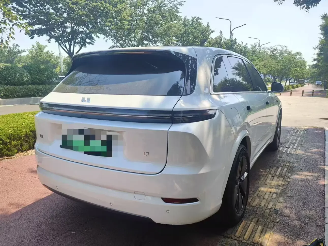 Lixiang L7