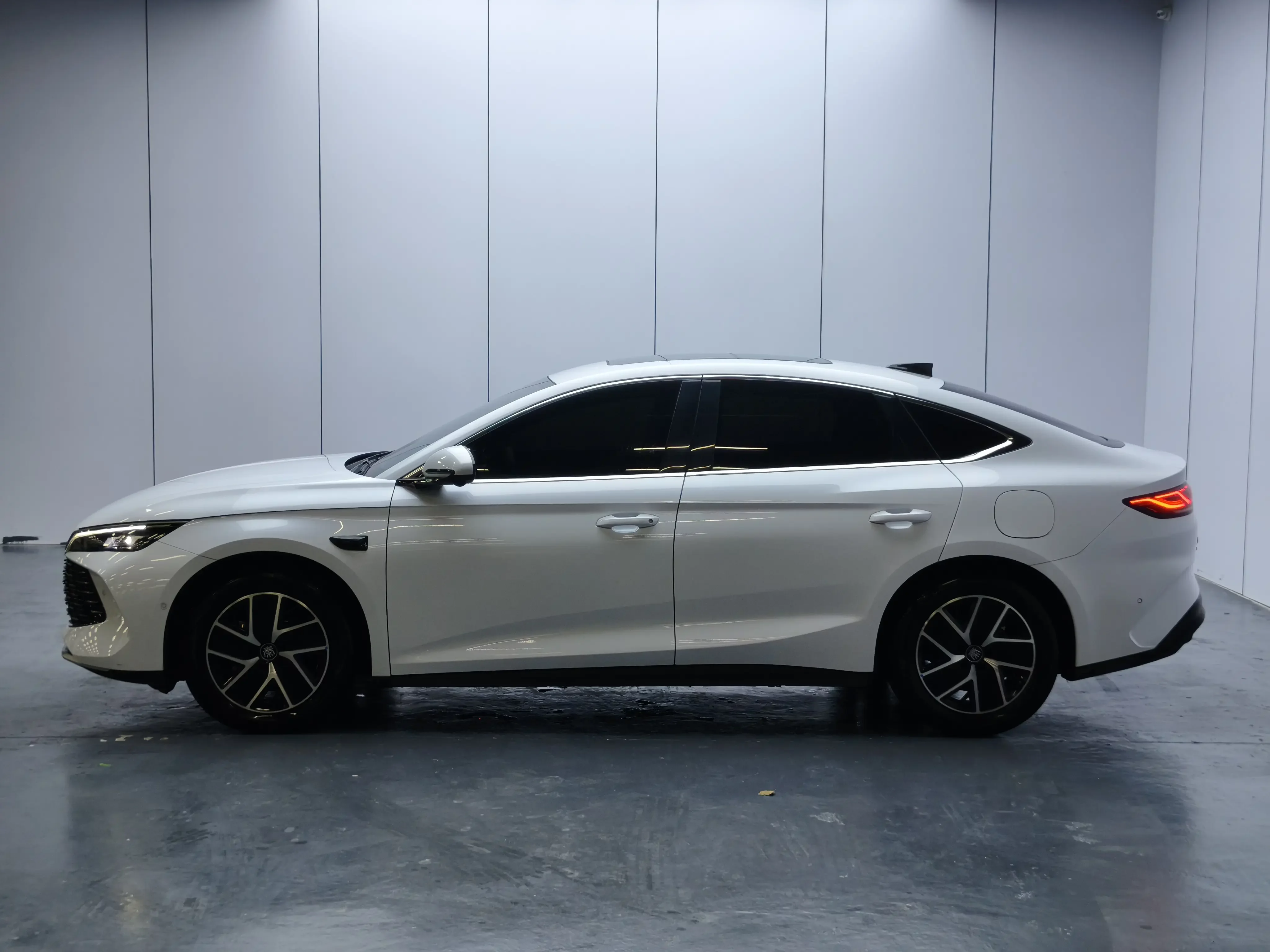 BYD Qin L DM