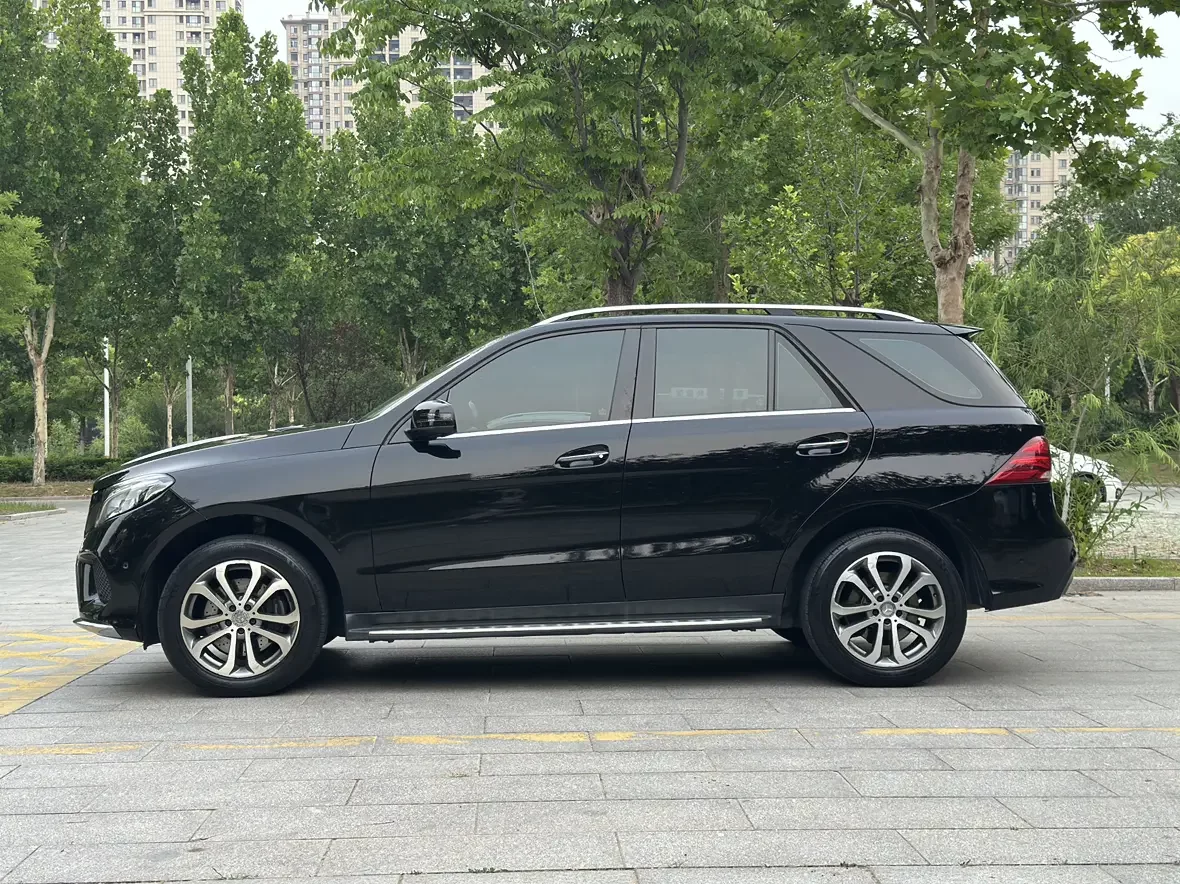 Mercedes-Benz GLE (Imported)