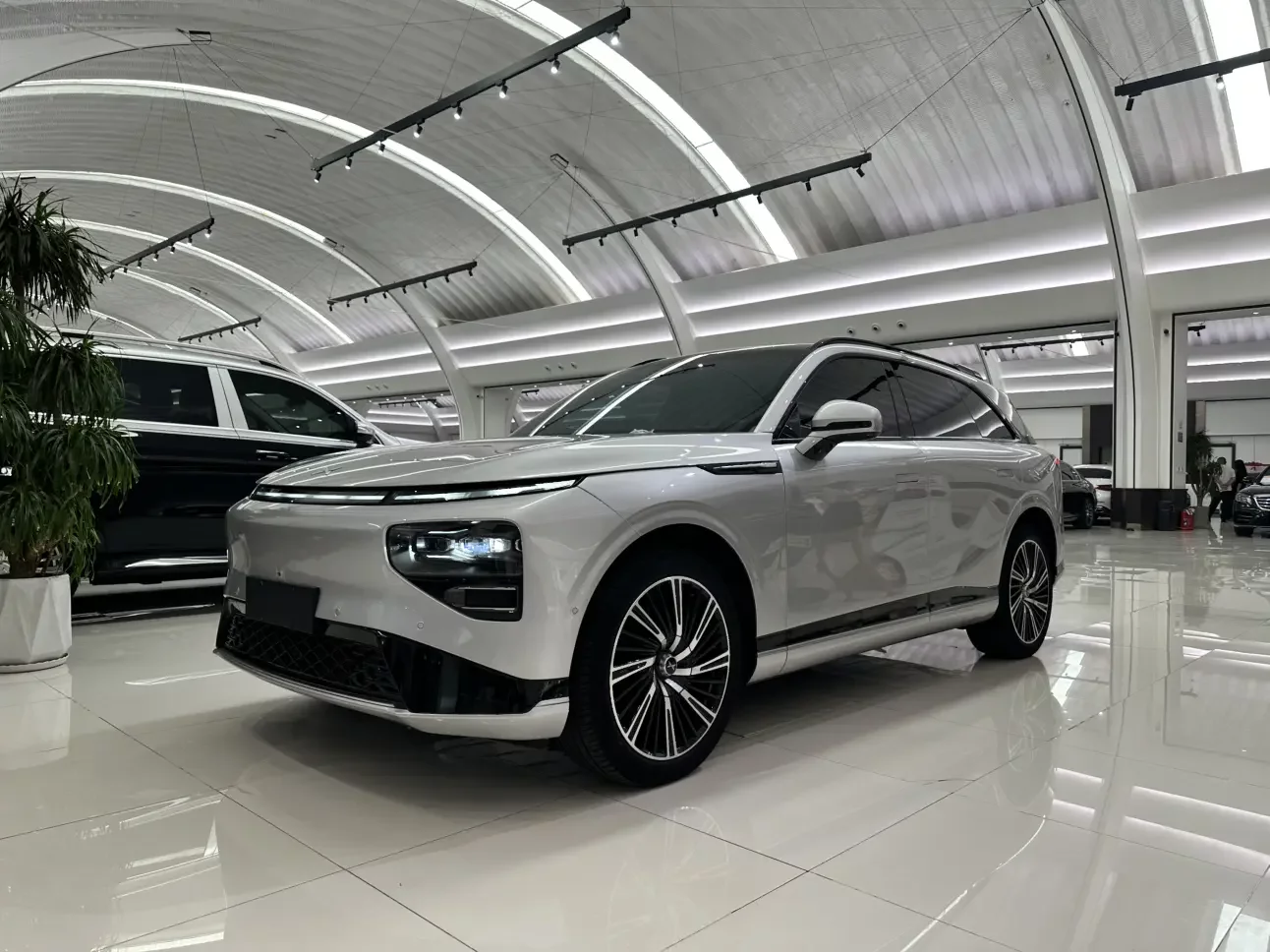Xpeng G9