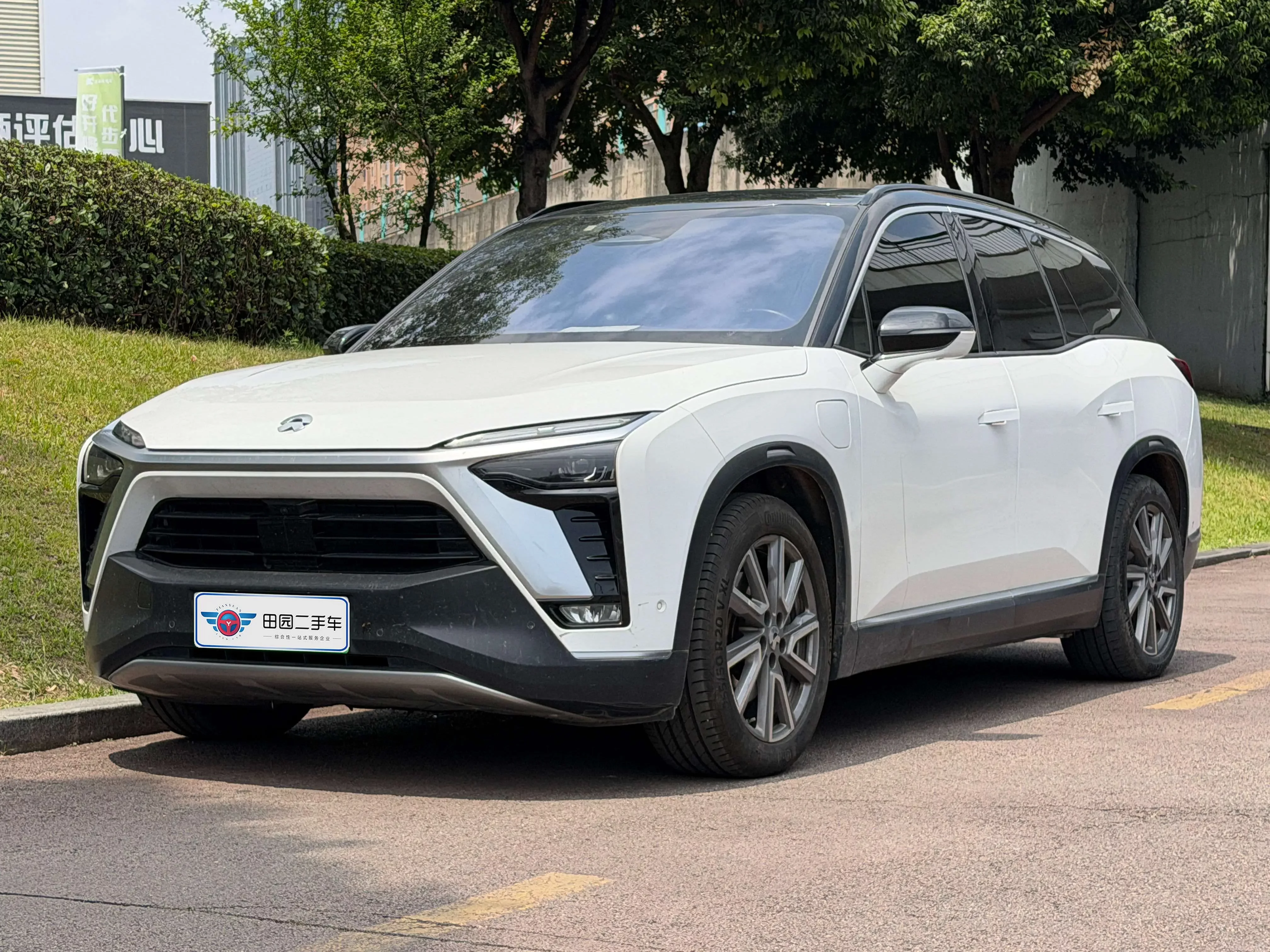 NIO ES8