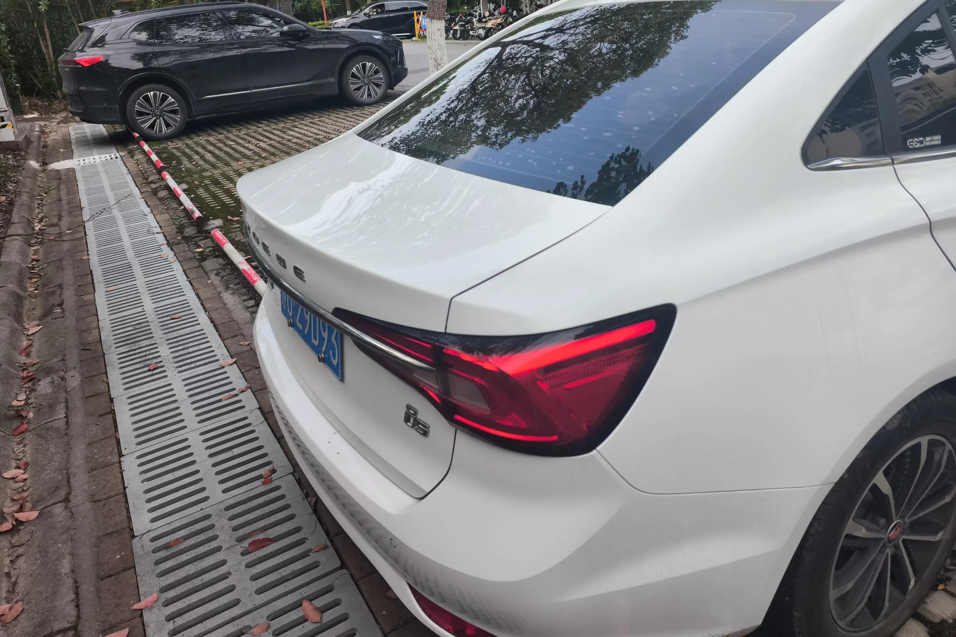 Roewe i5