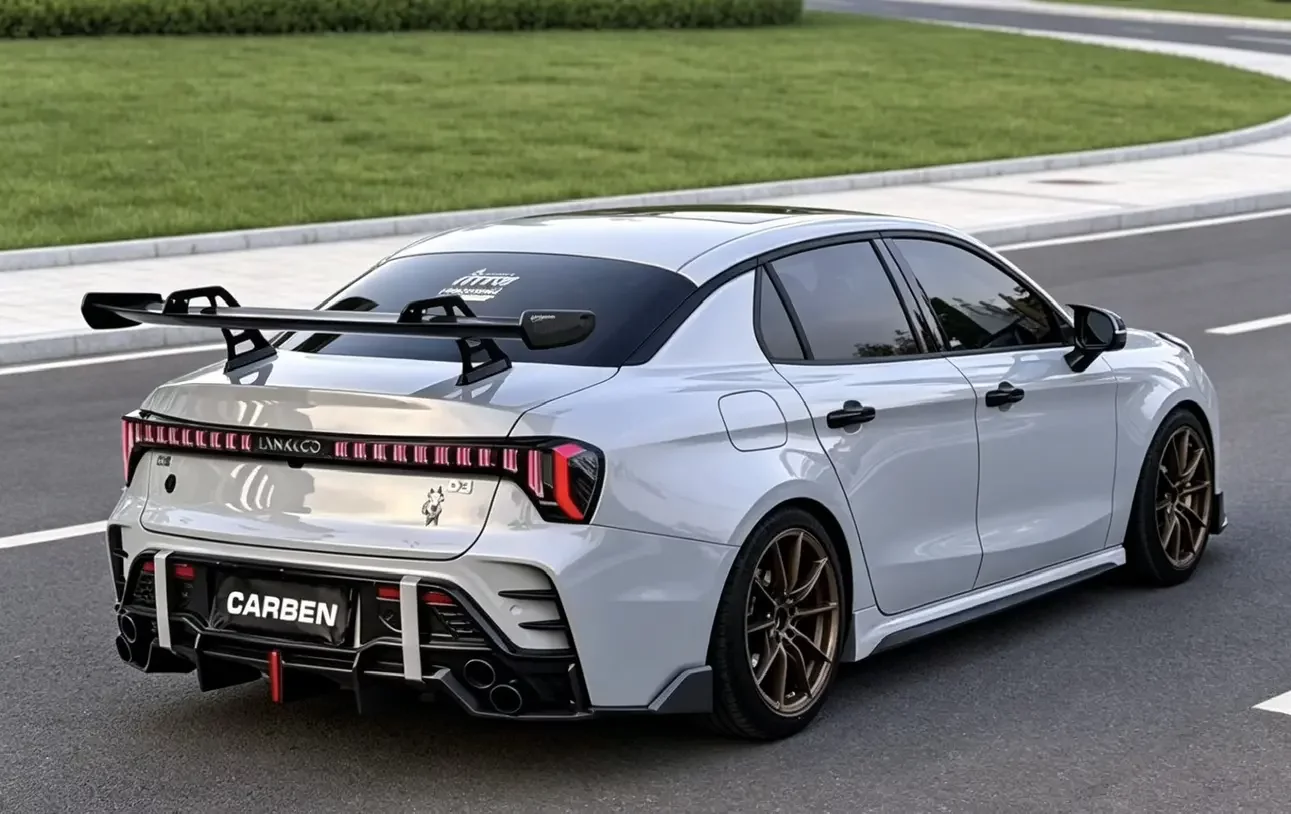 Lynk & Co 03