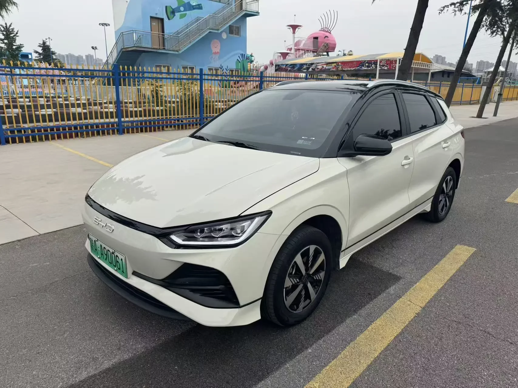 BYD e2