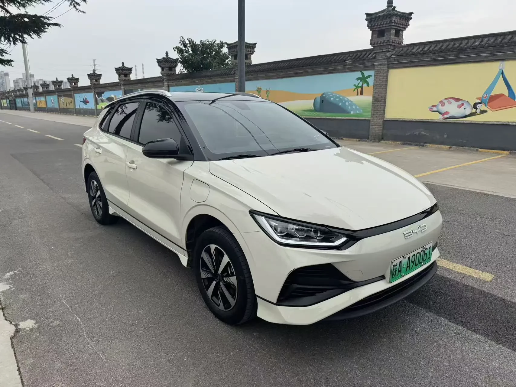 BYD e2