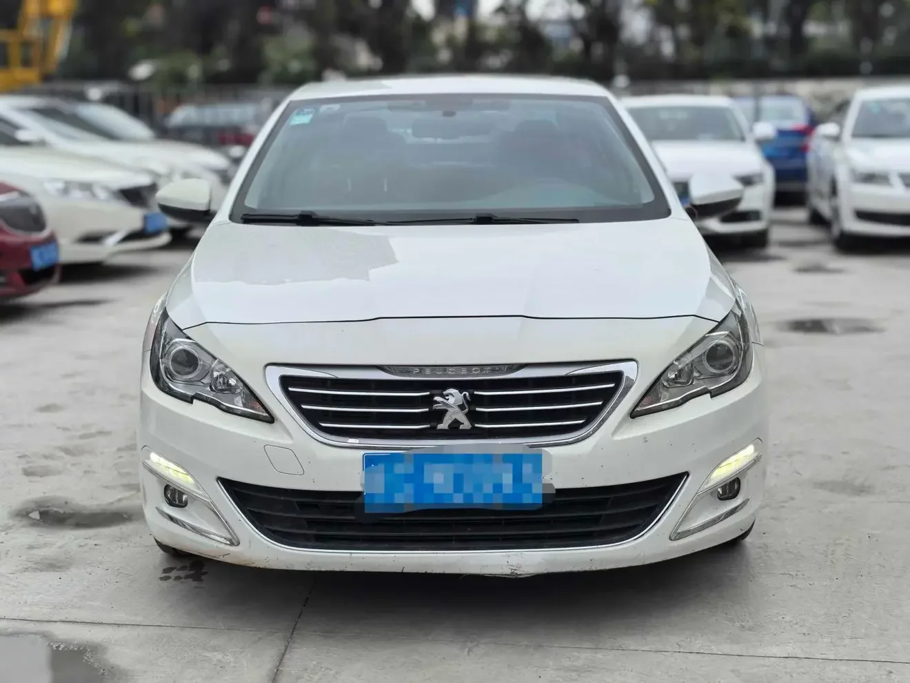 Peugeot 408