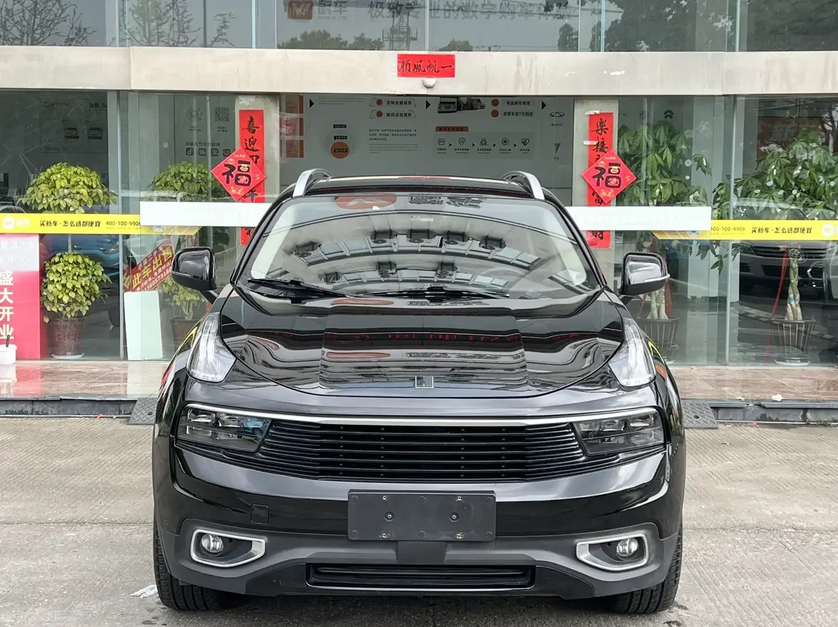 Lynk & Co 01