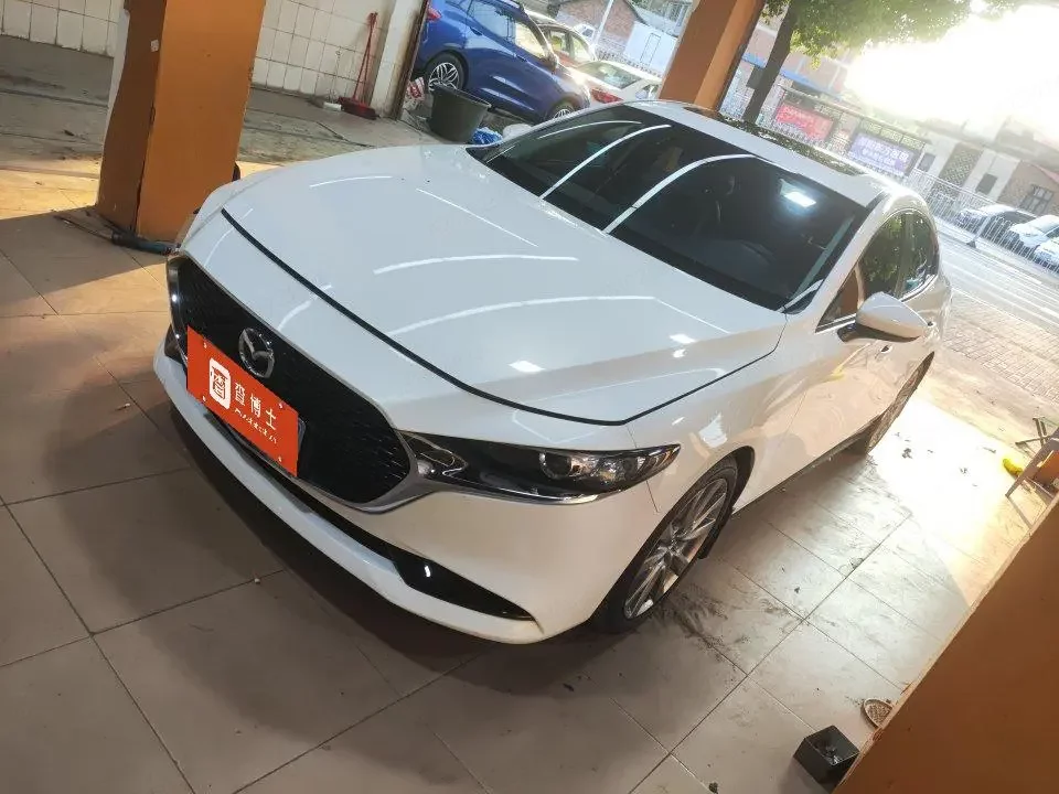 Mazda Axela