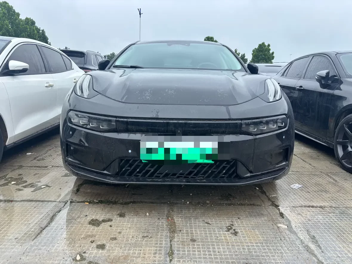 ZEEKR 001