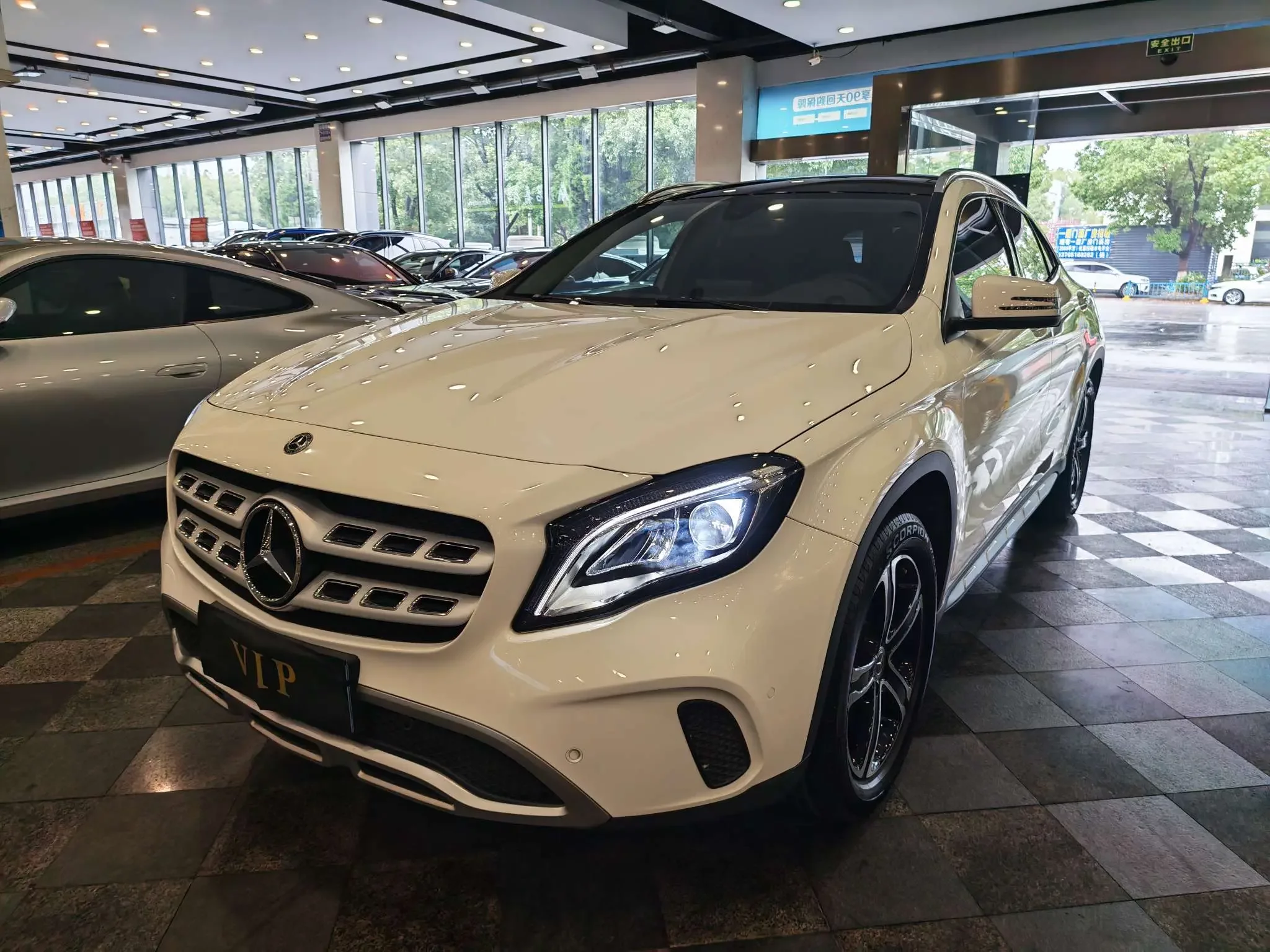 Mercedes-Benz GLA