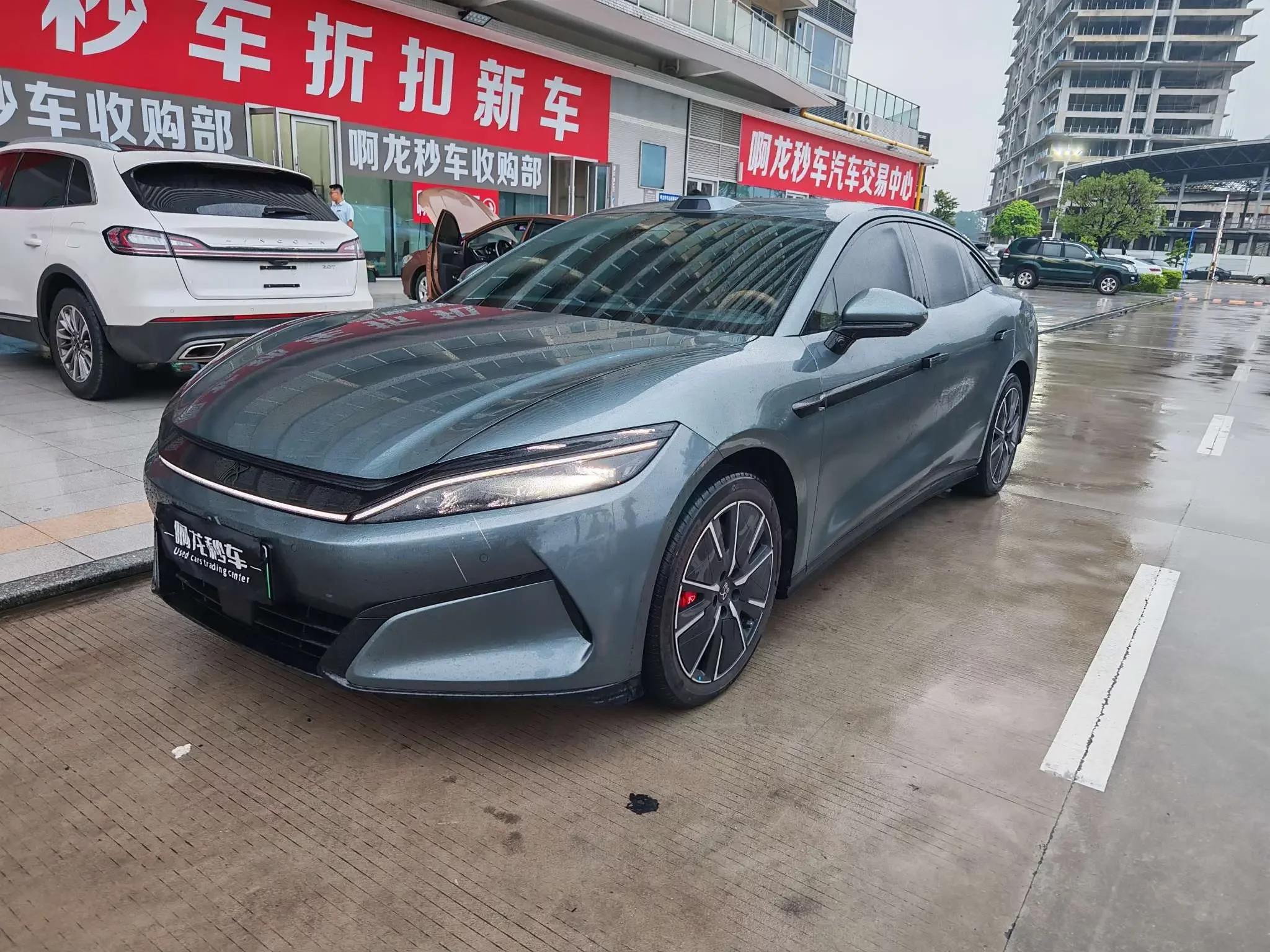 BYD Han L EV