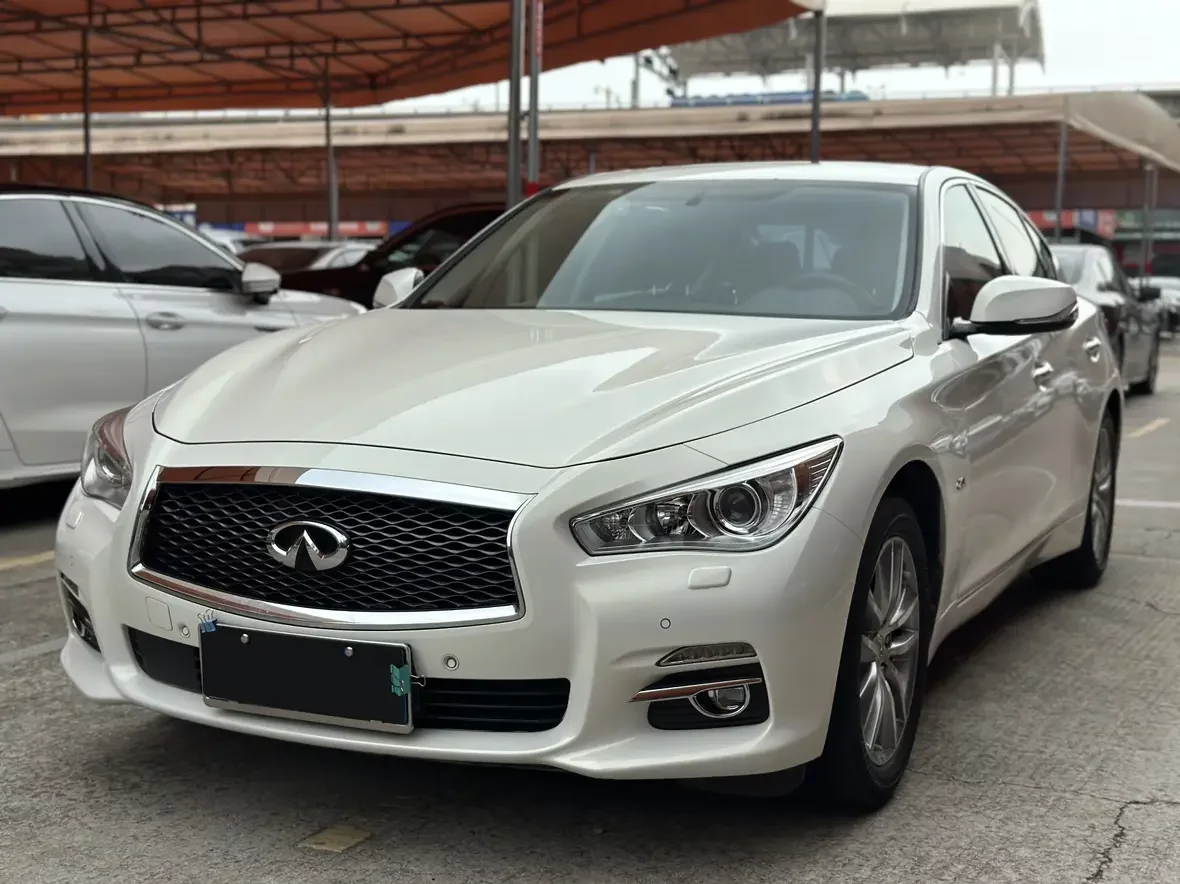 Infiniti Q50  из Китая