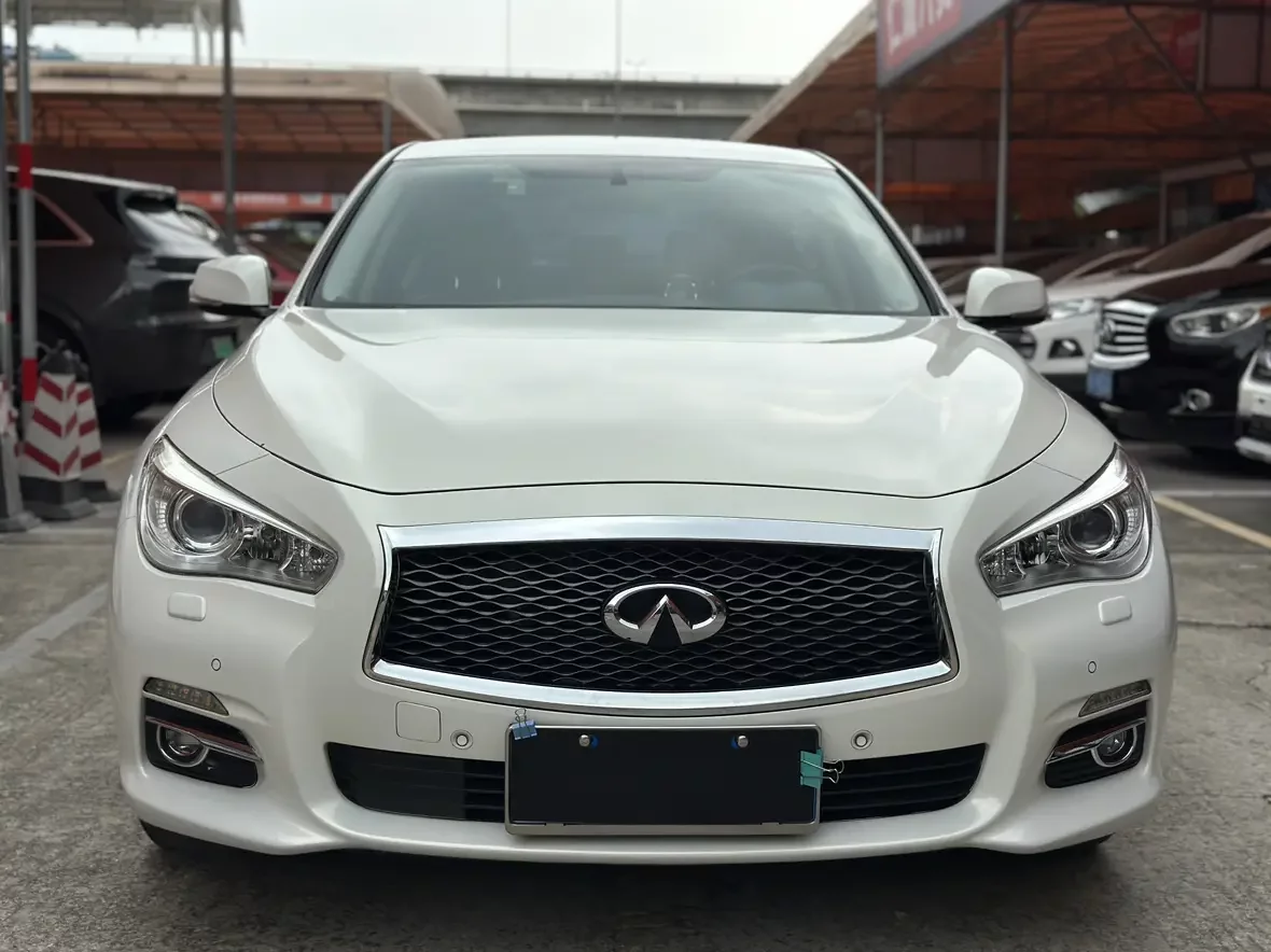 Infiniti Q50  из Китая