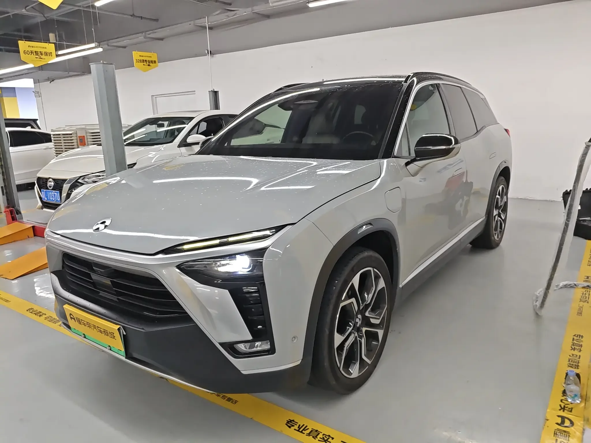 NIO ES8