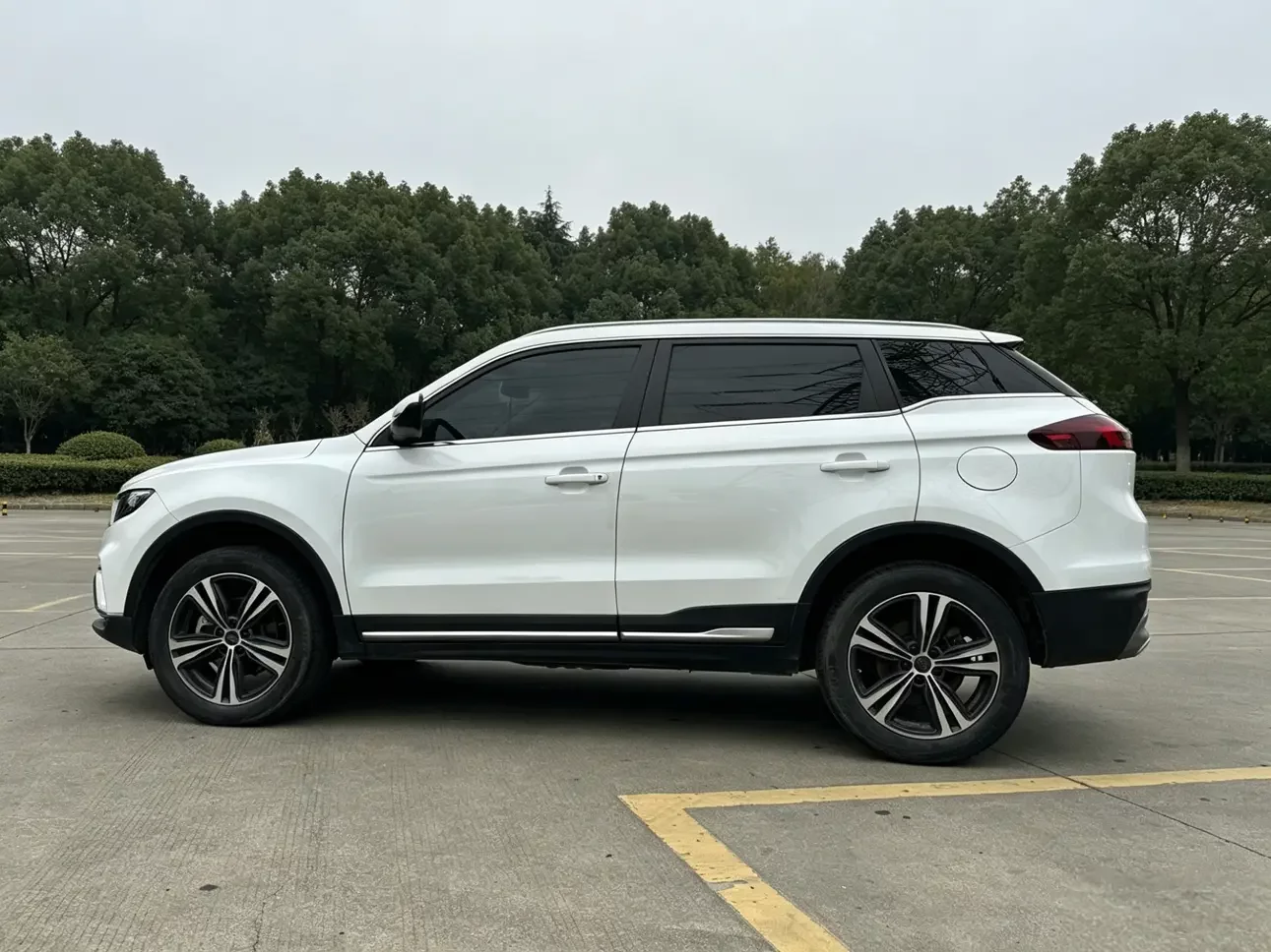 Geely Atlas