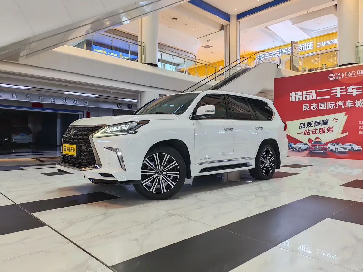 Lexus LX