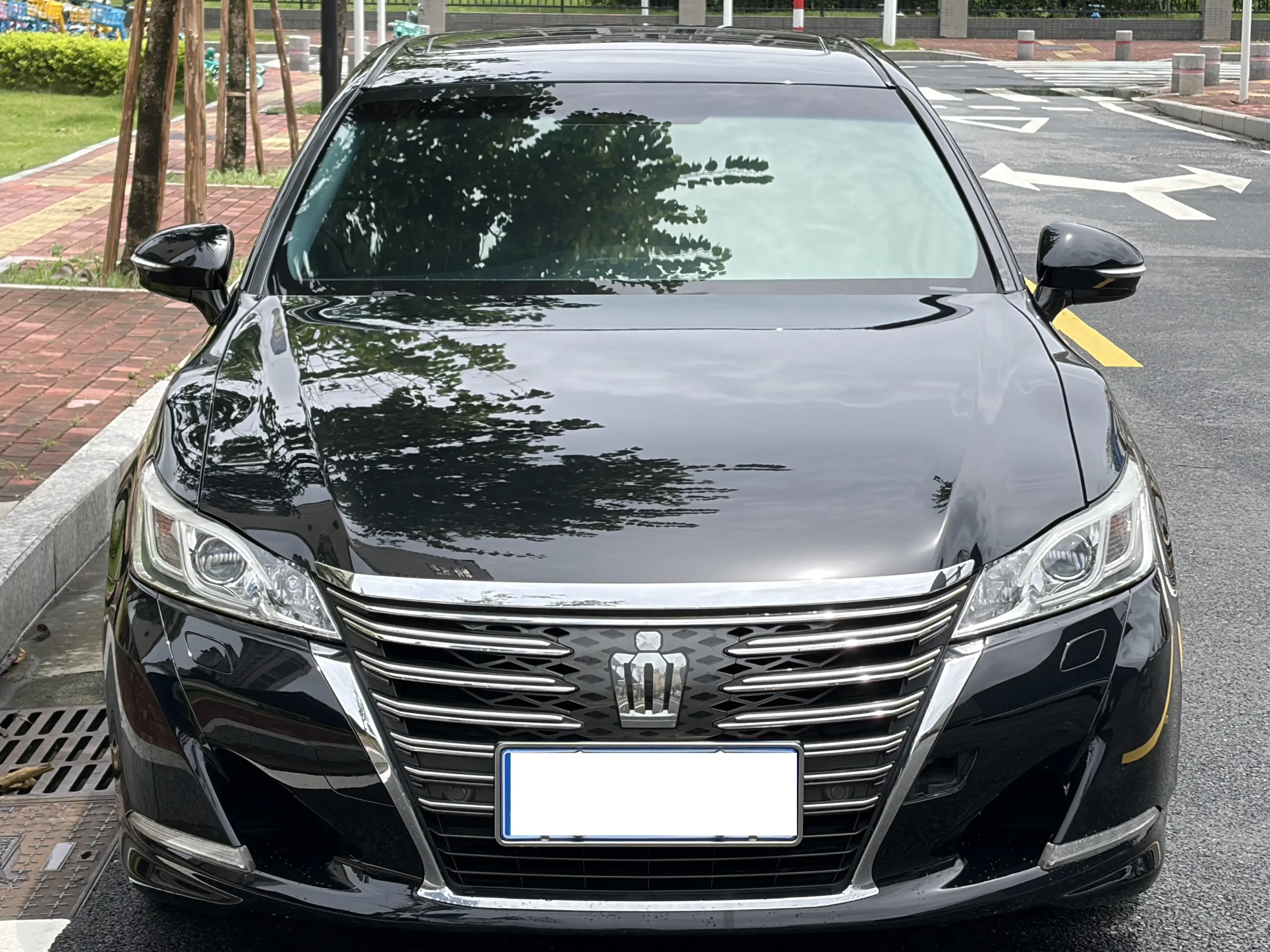 Toyota crown