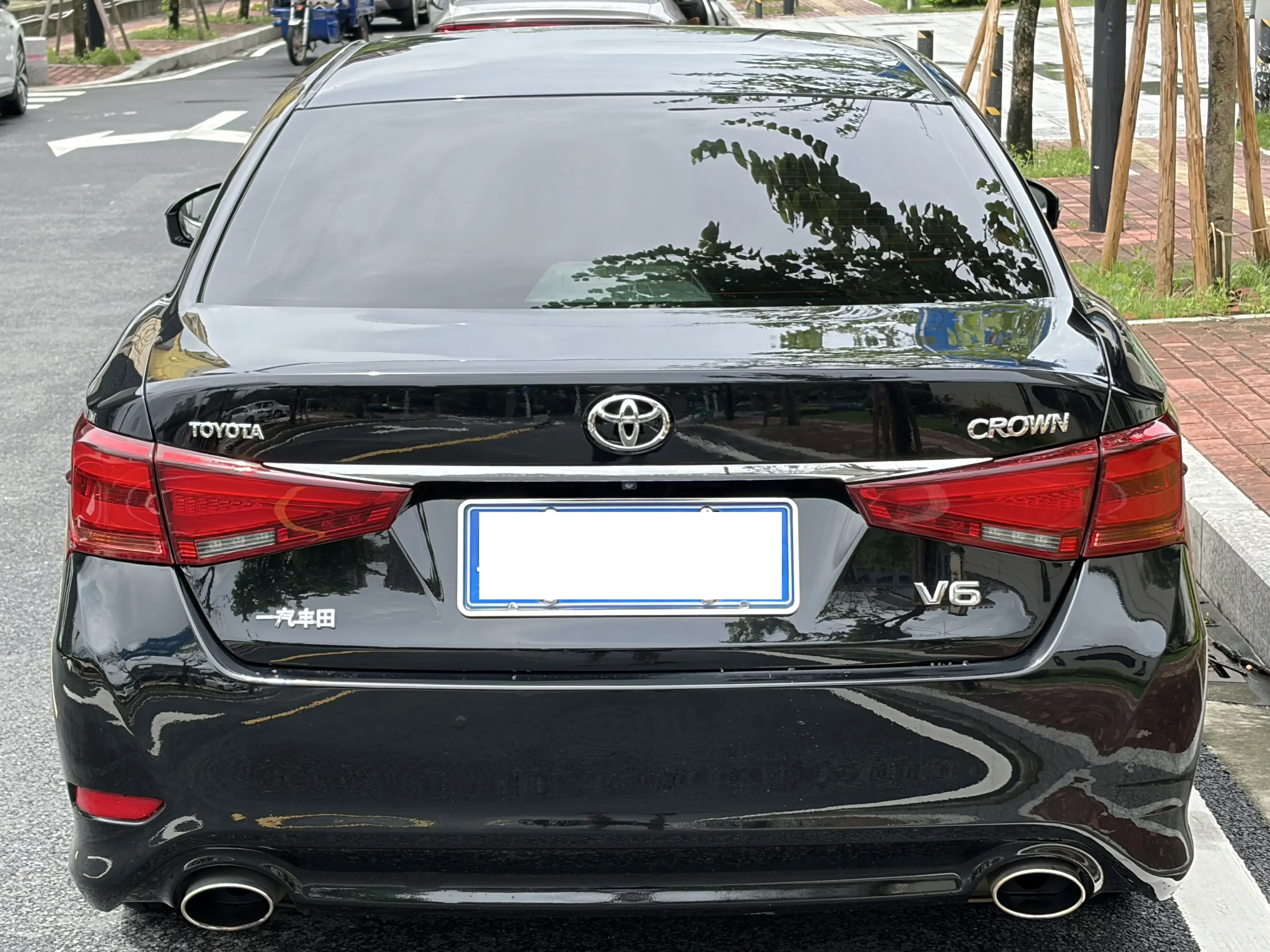 Toyota crown