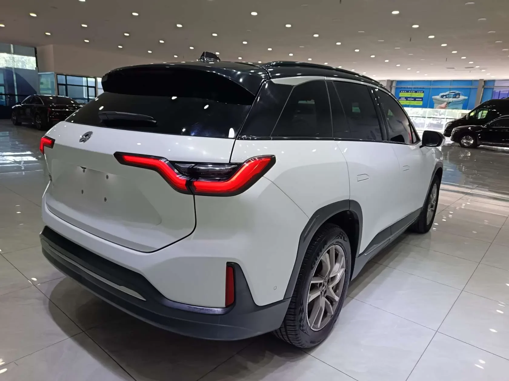 NIO ES6