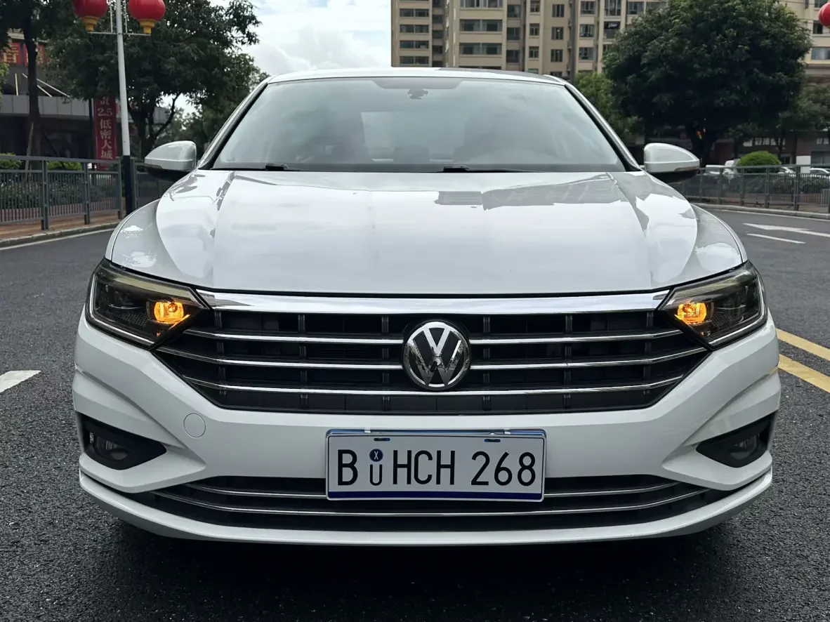 Volkswagen Sagitar