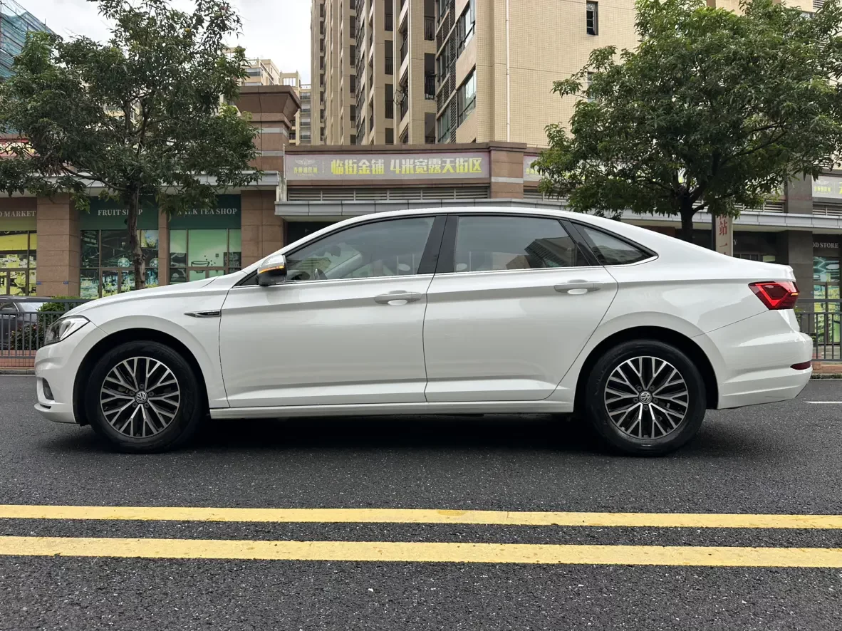 Volkswagen Sagitar