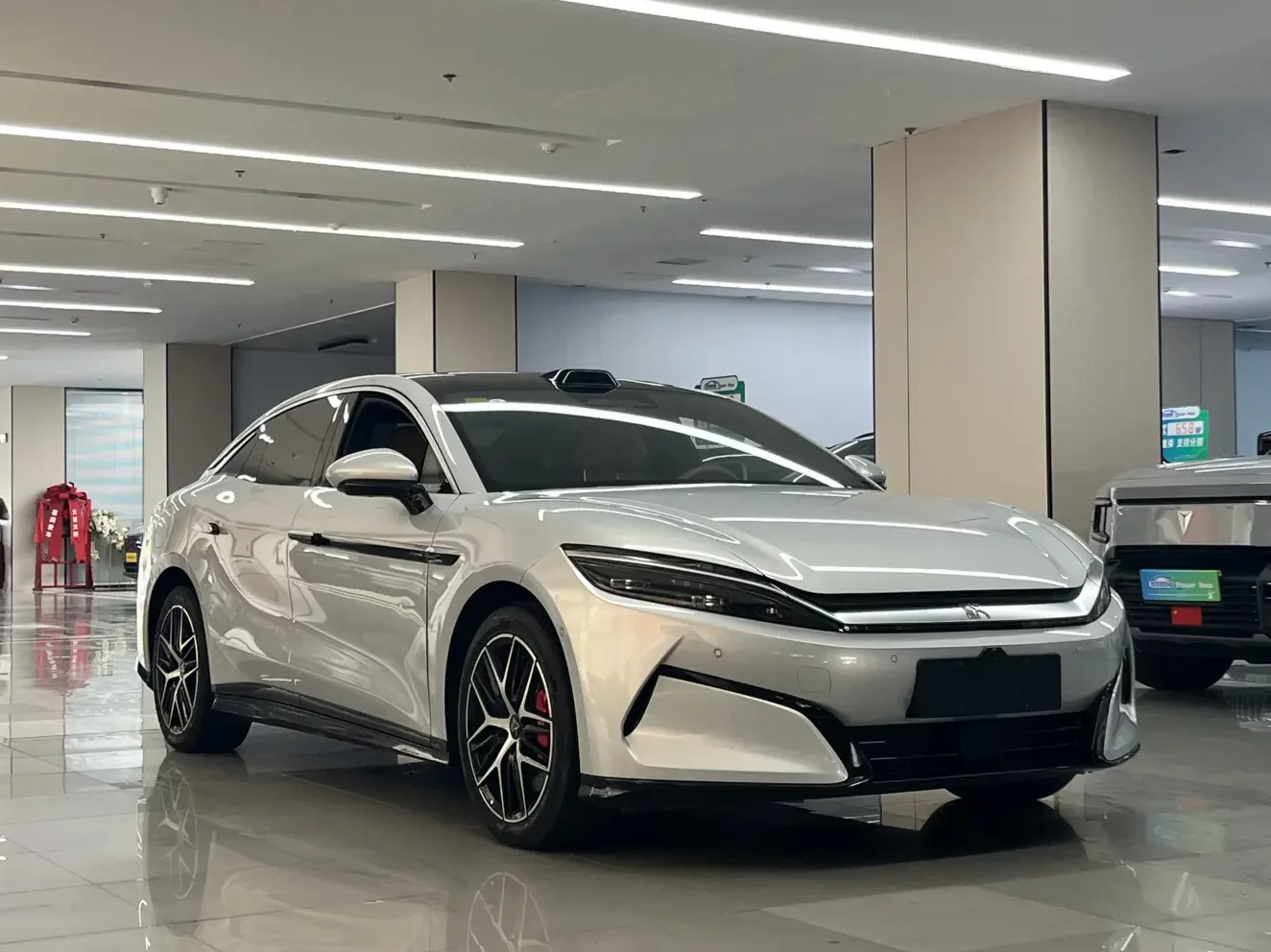 BYD Han L EV