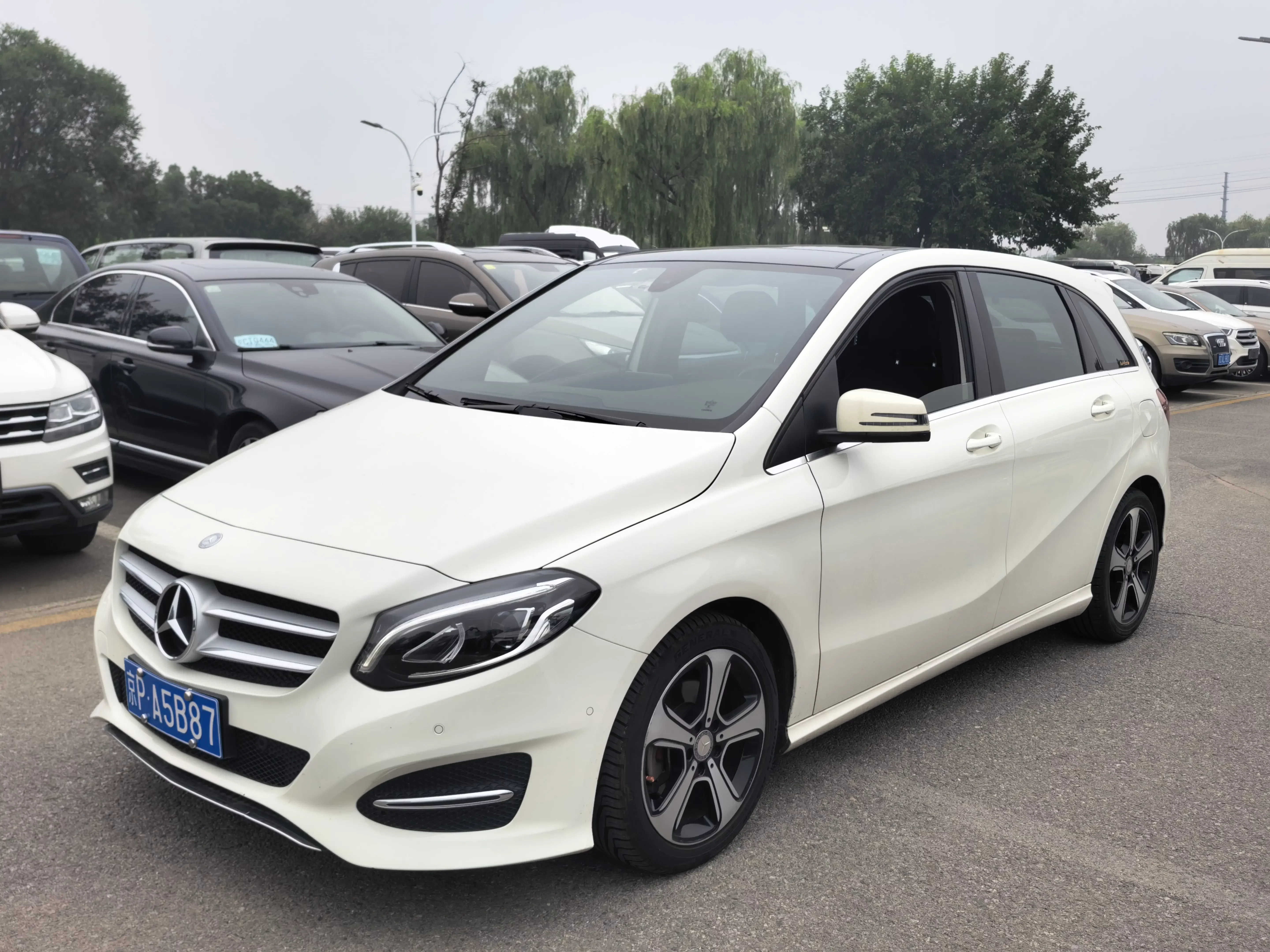 Mercedes-Benz B Class