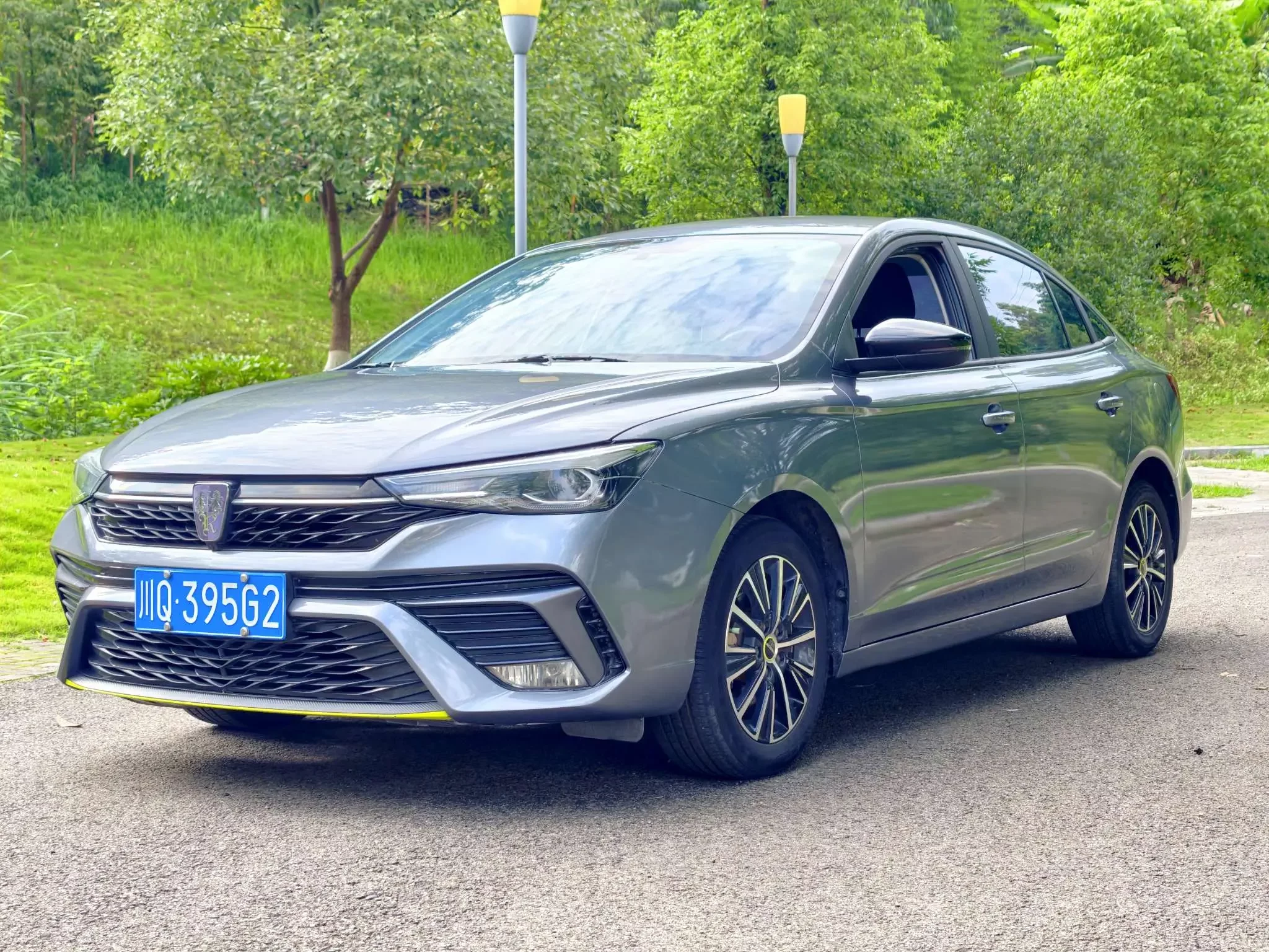 Roewe i5
