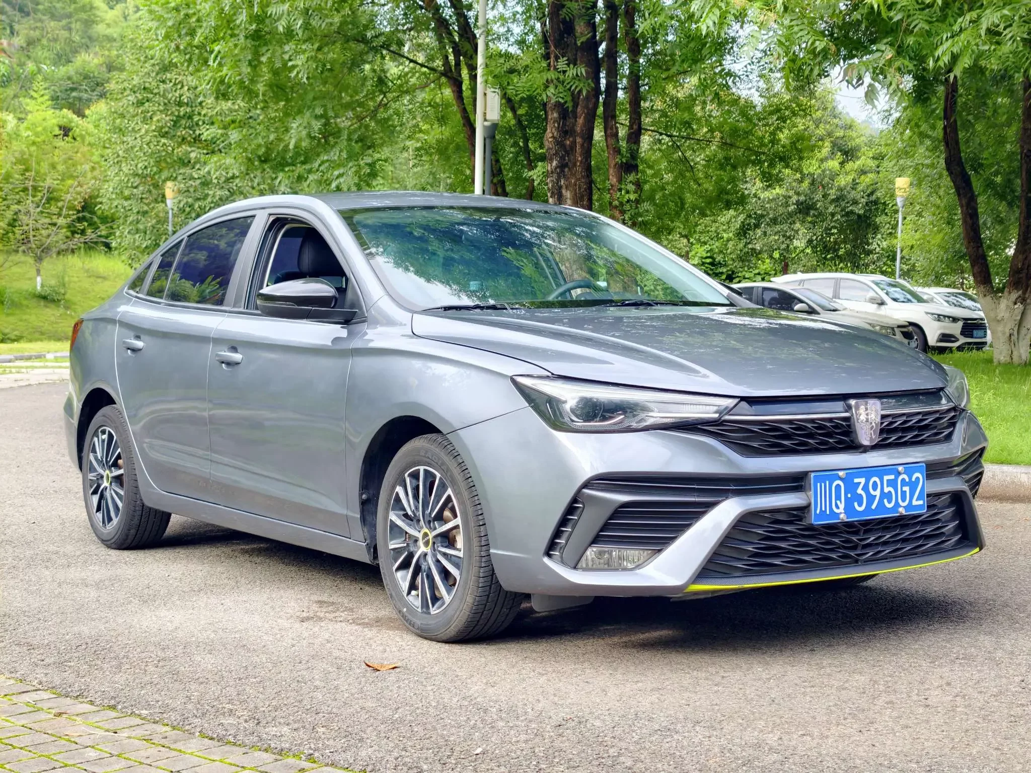 Roewe i5