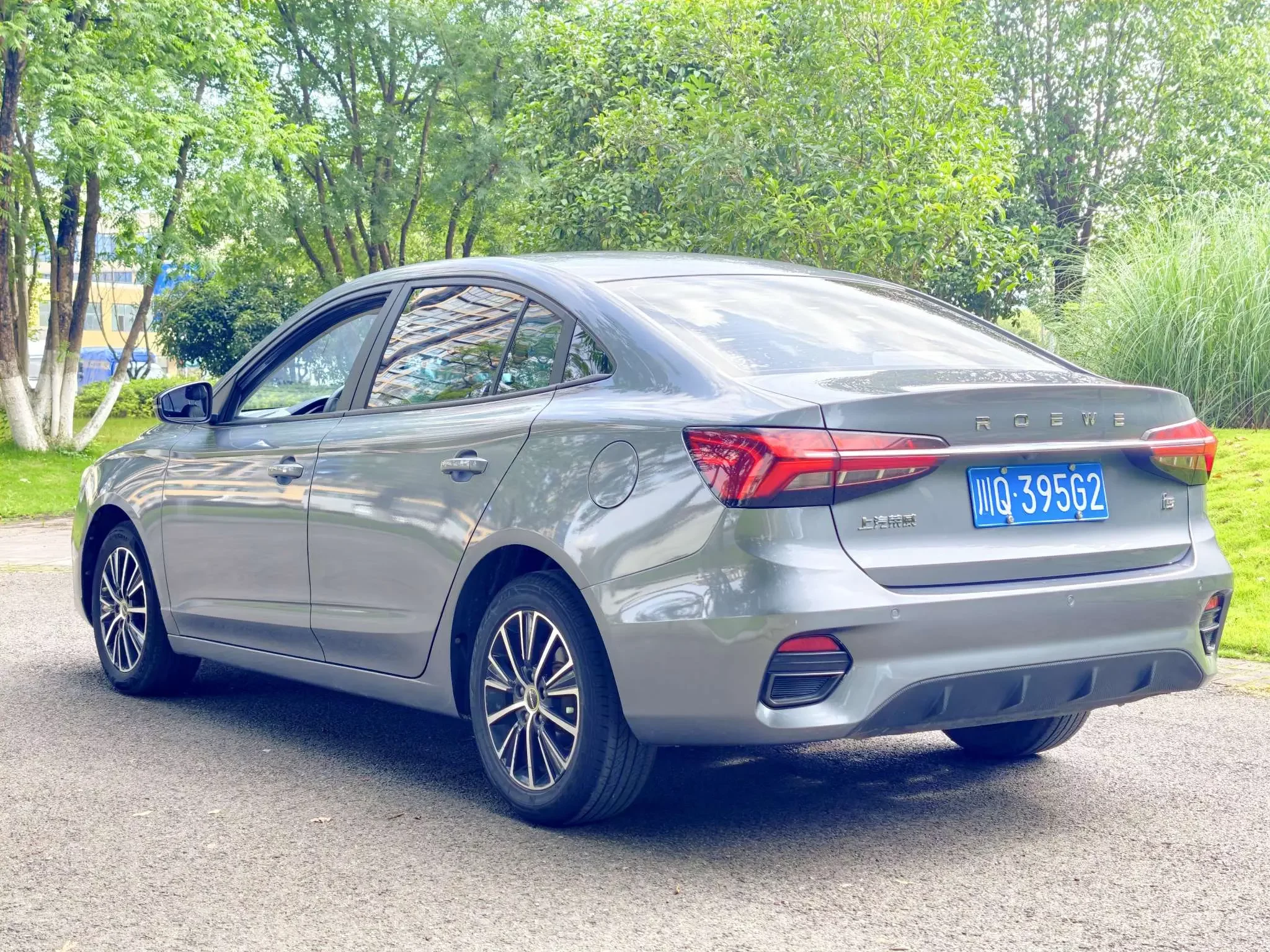 Roewe i5