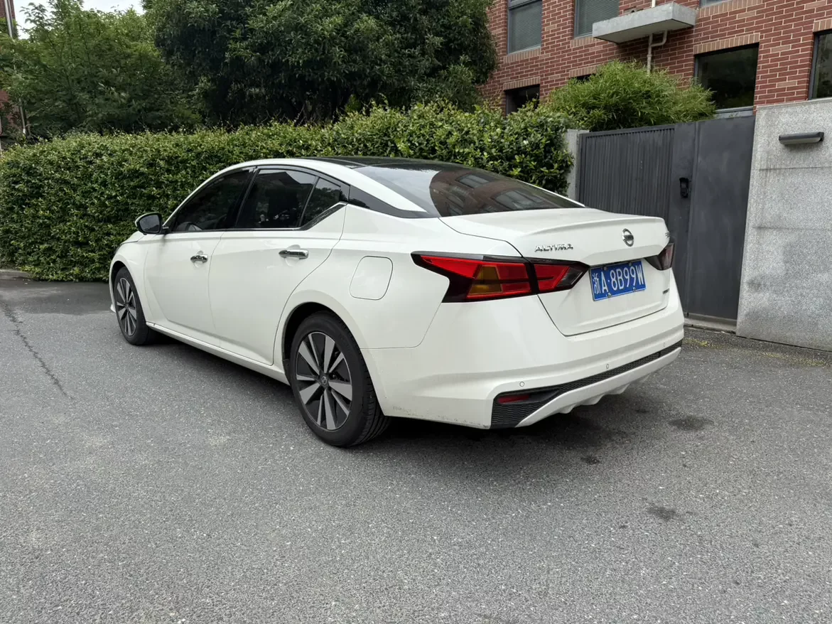 Nissan Altima