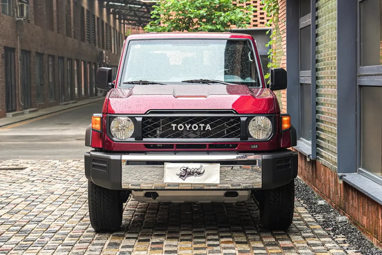 Toyota Land Cruiser 70 Series