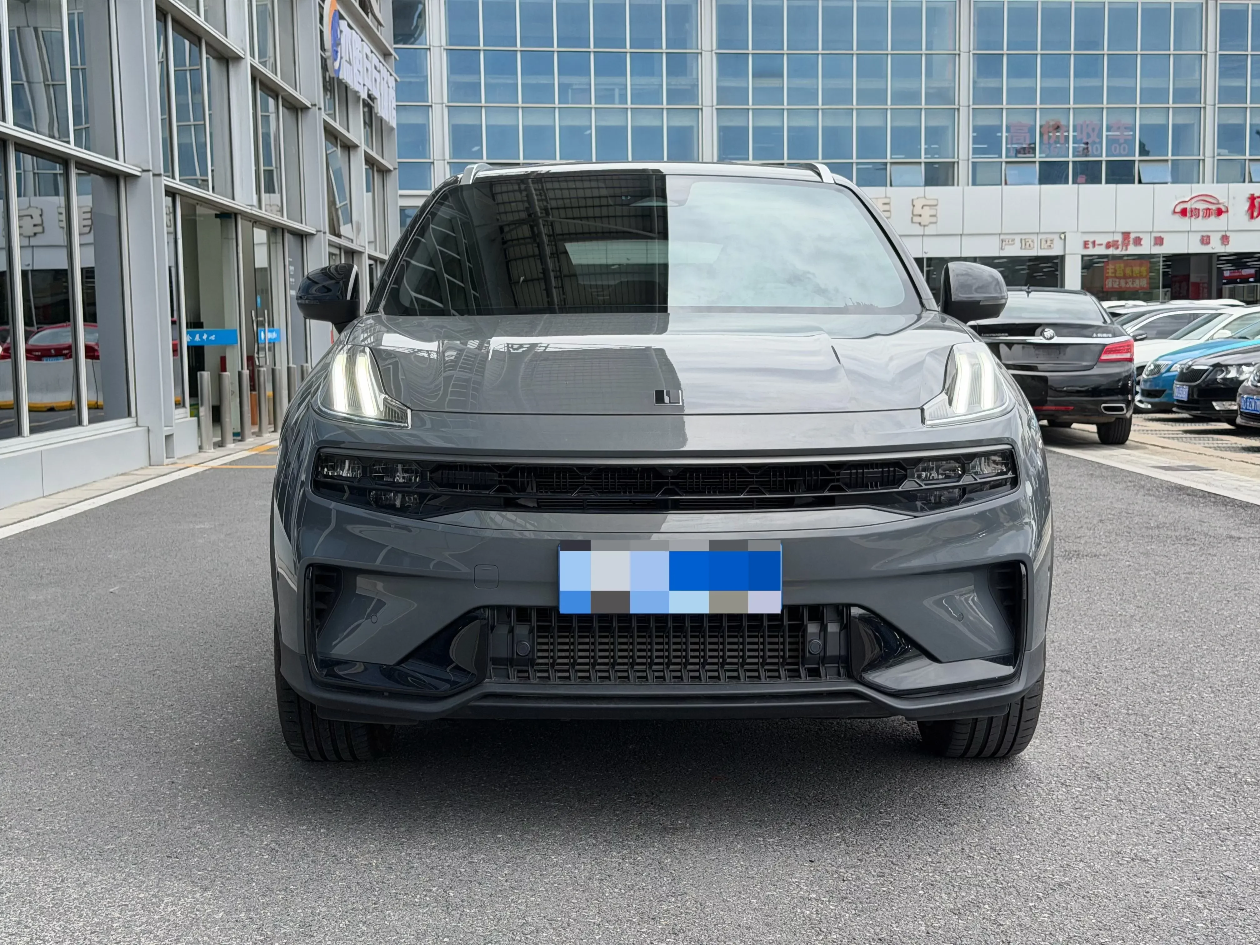 Lynk & Co 06