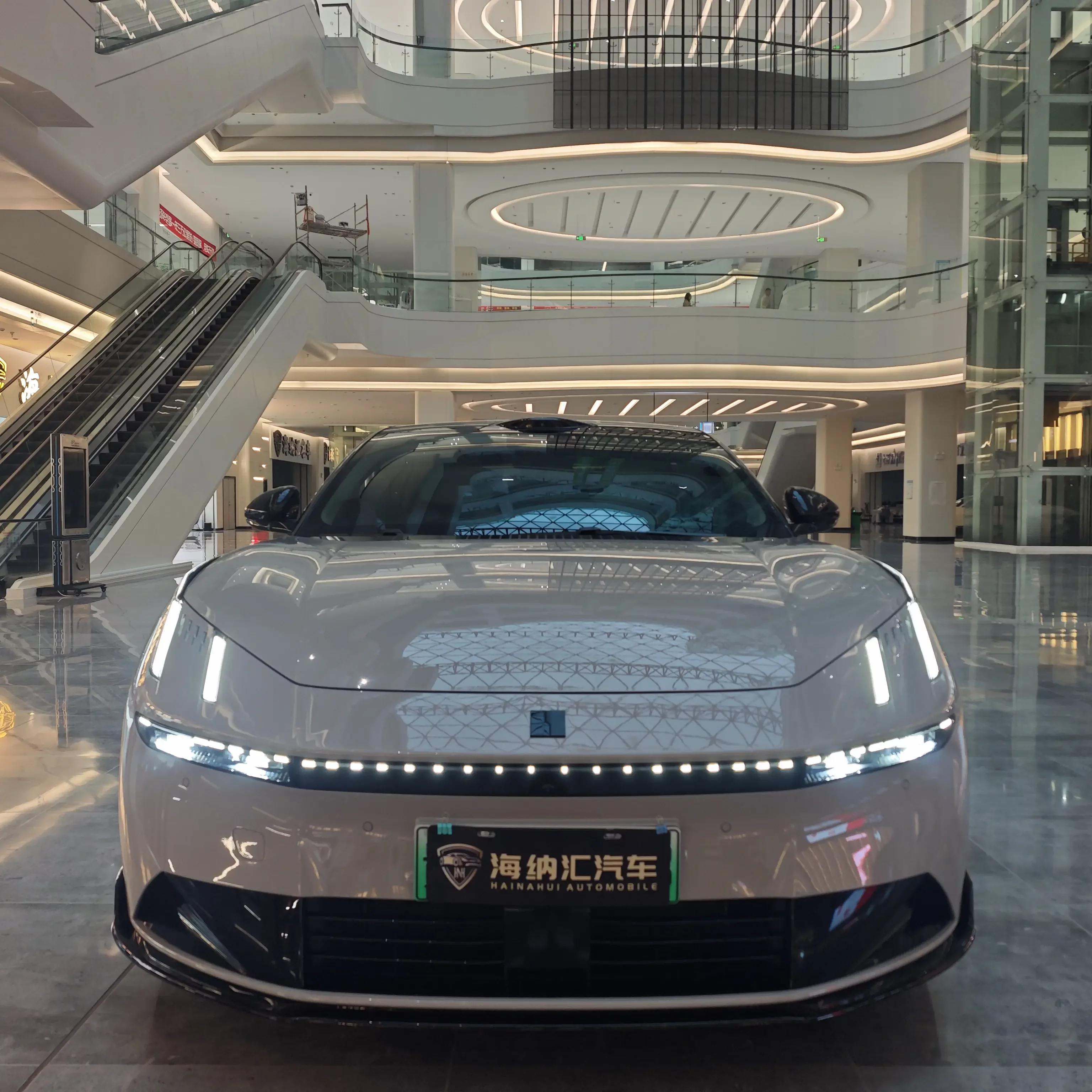 Lynk & Co 10 EM-P