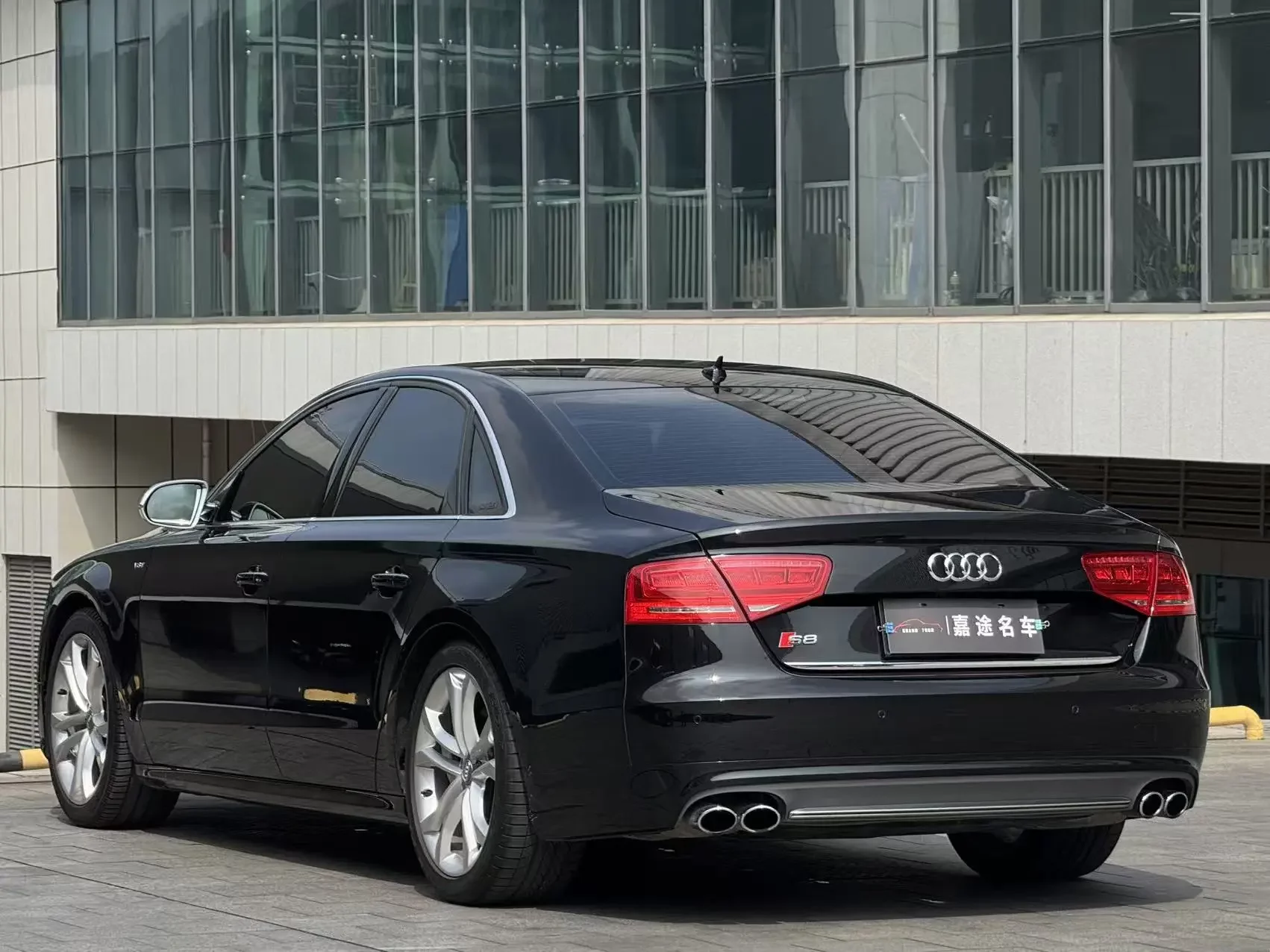 Audi S8