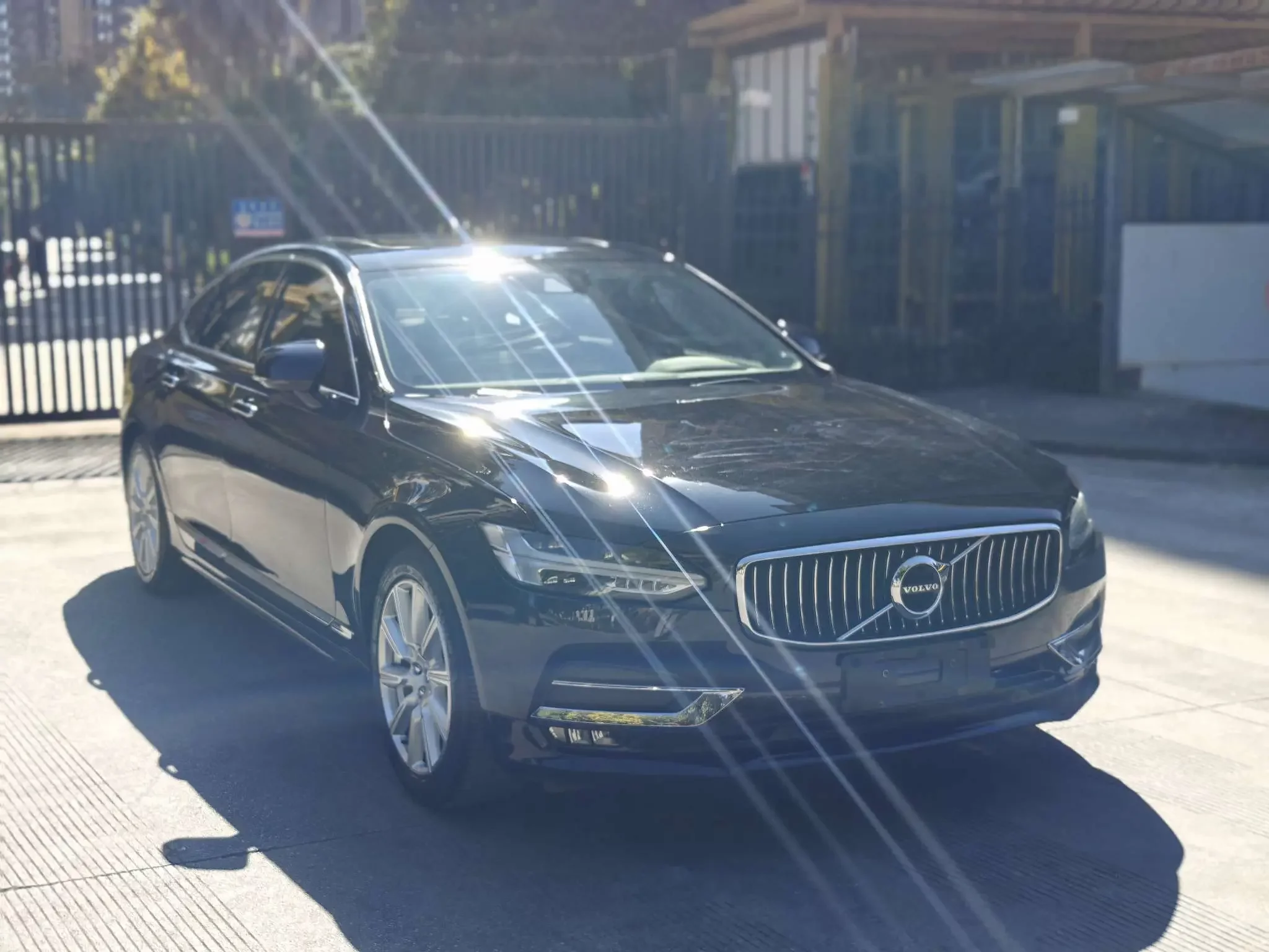 Volvo S90