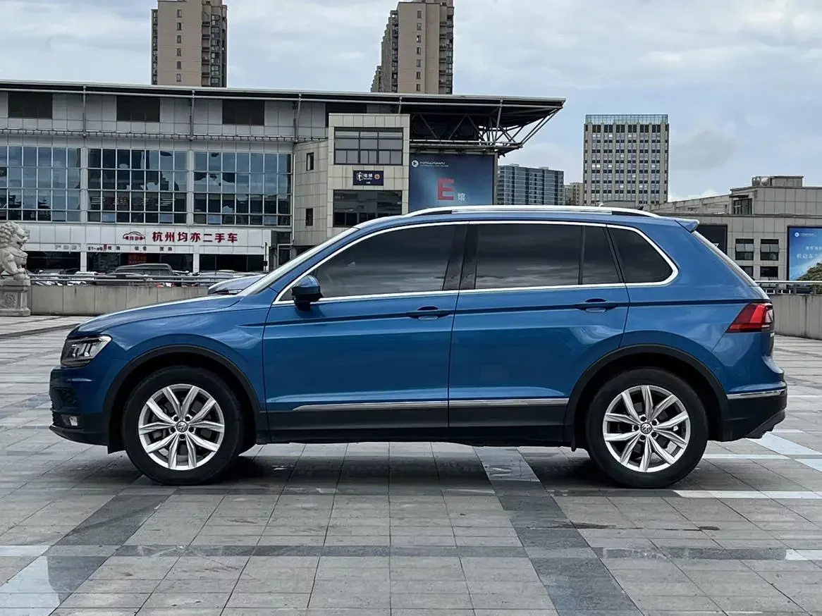 Volkswagen Tiguan (Tharu)