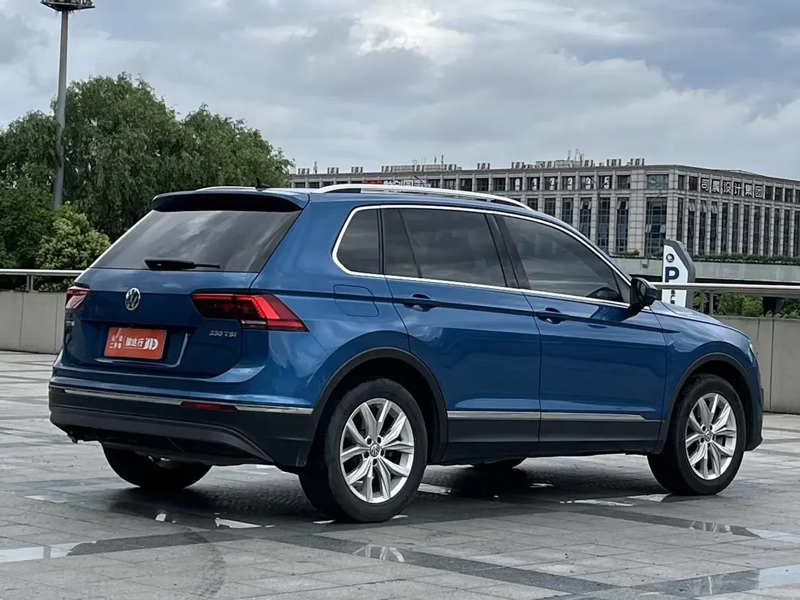 Volkswagen Tiguan (Tharu)