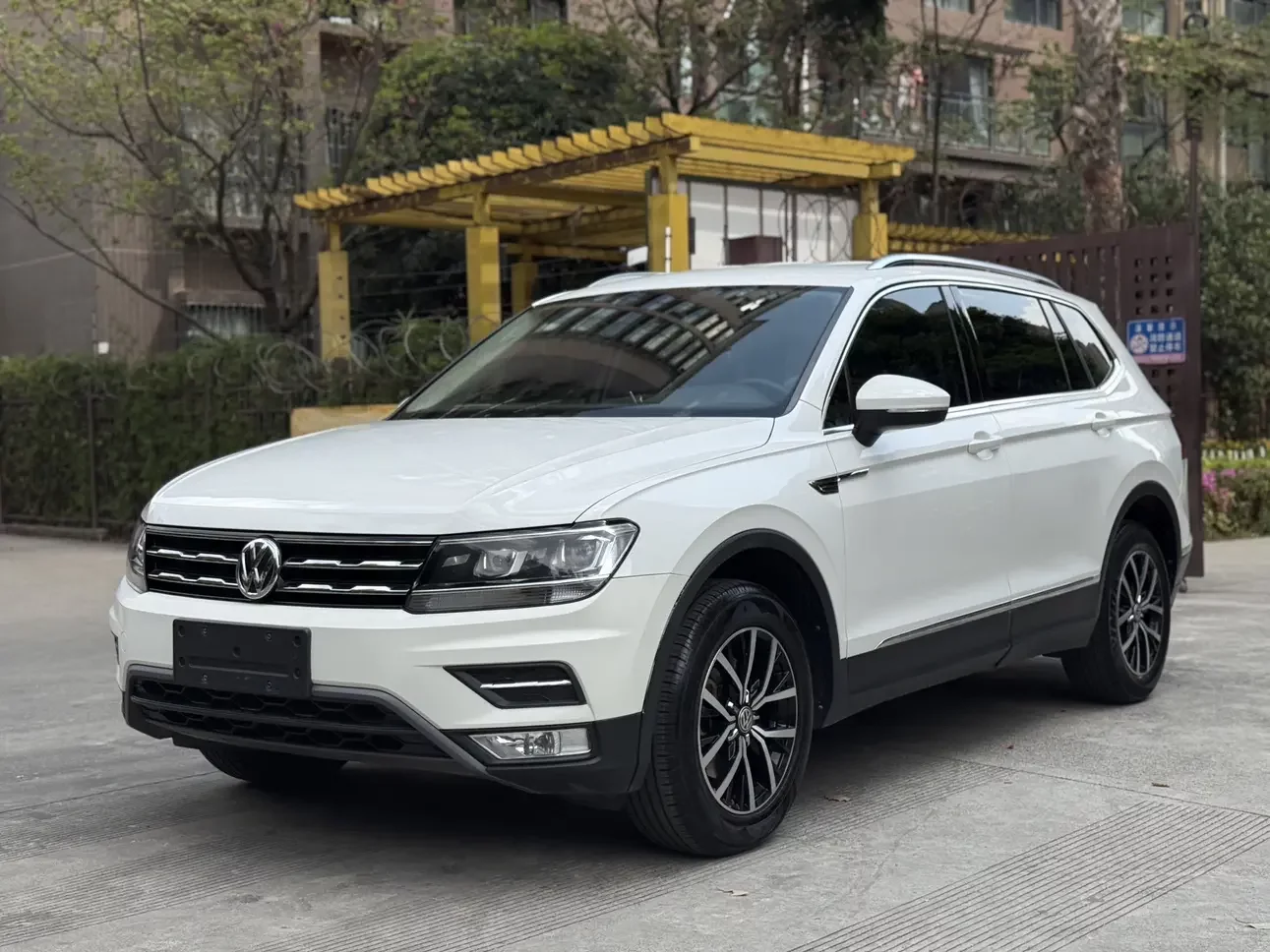 Volkswagen Tiguan L