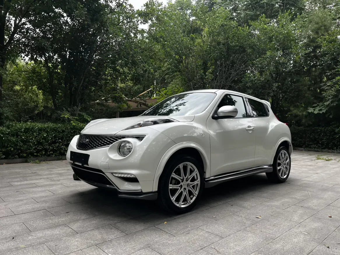Infiniti ESQ