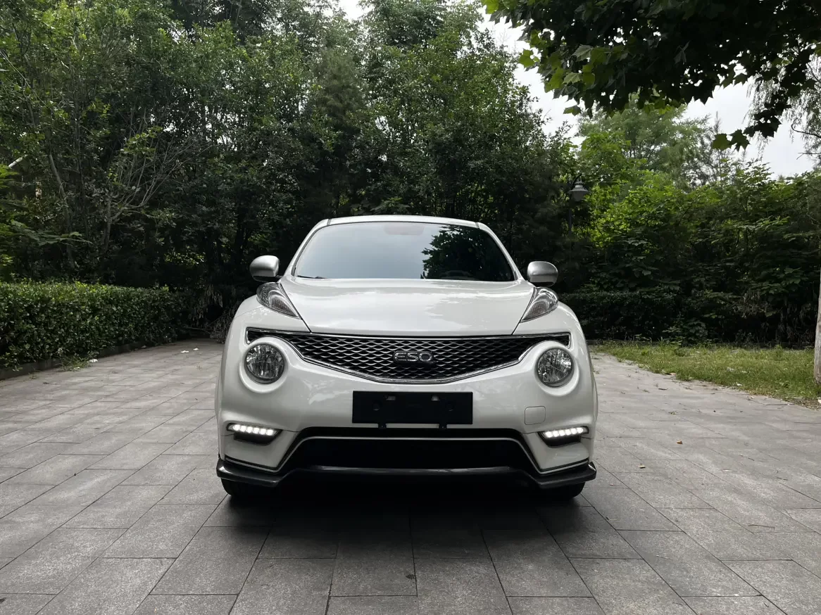 Infiniti ESQ