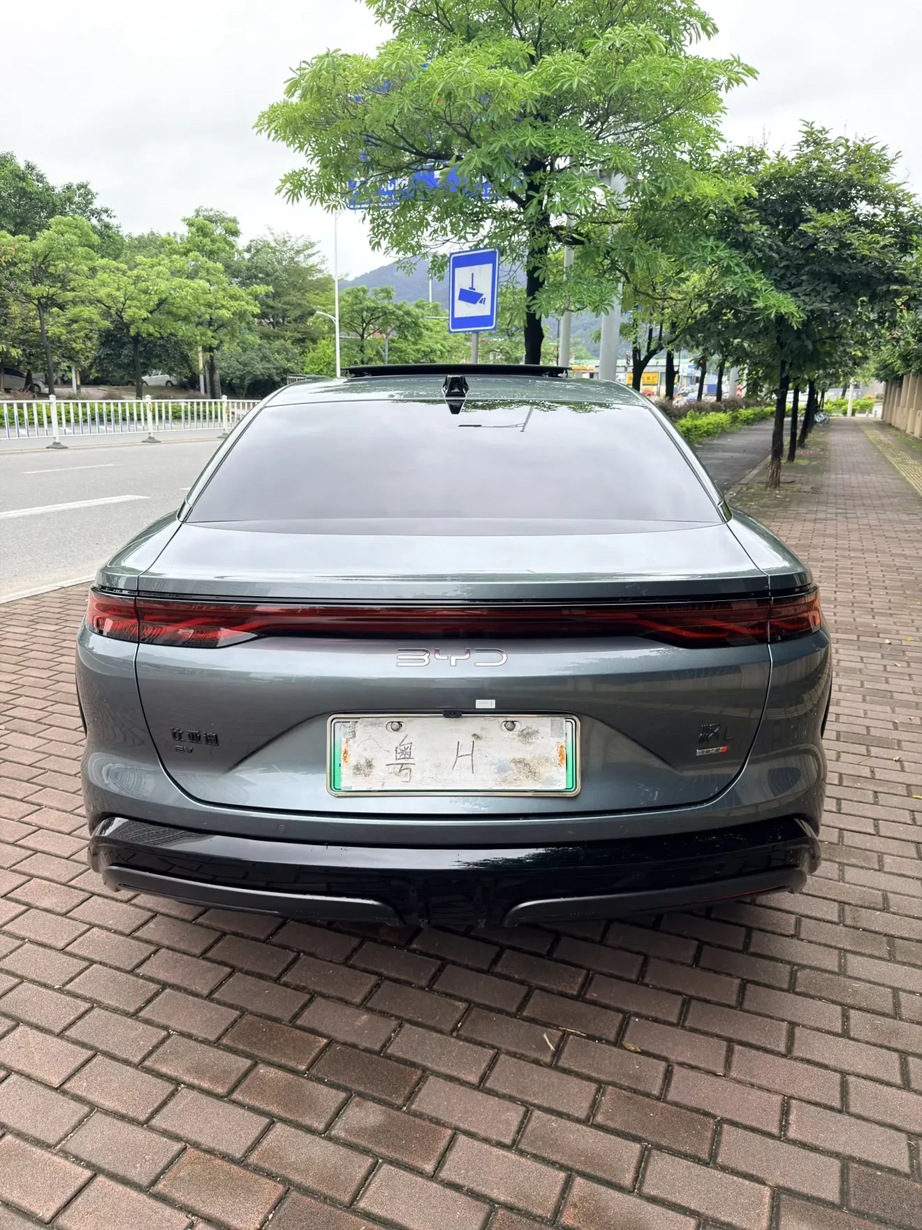 BYD Han L EV