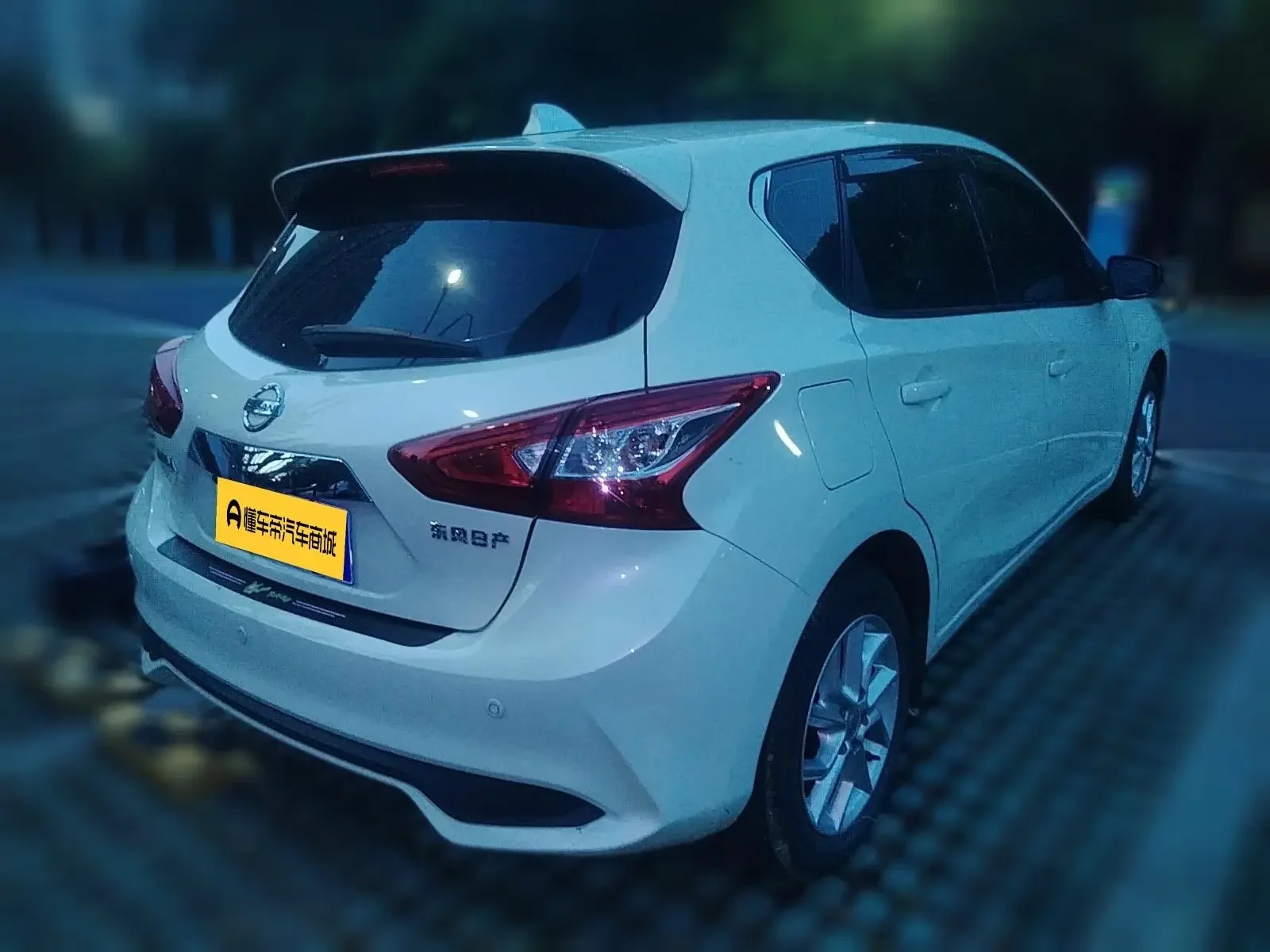 Nissan Tiida