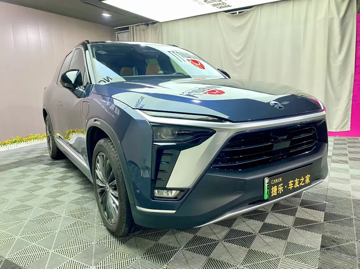 NIO ES8