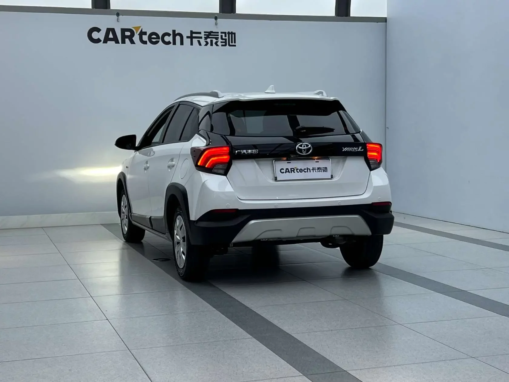 Toyota Yaris L