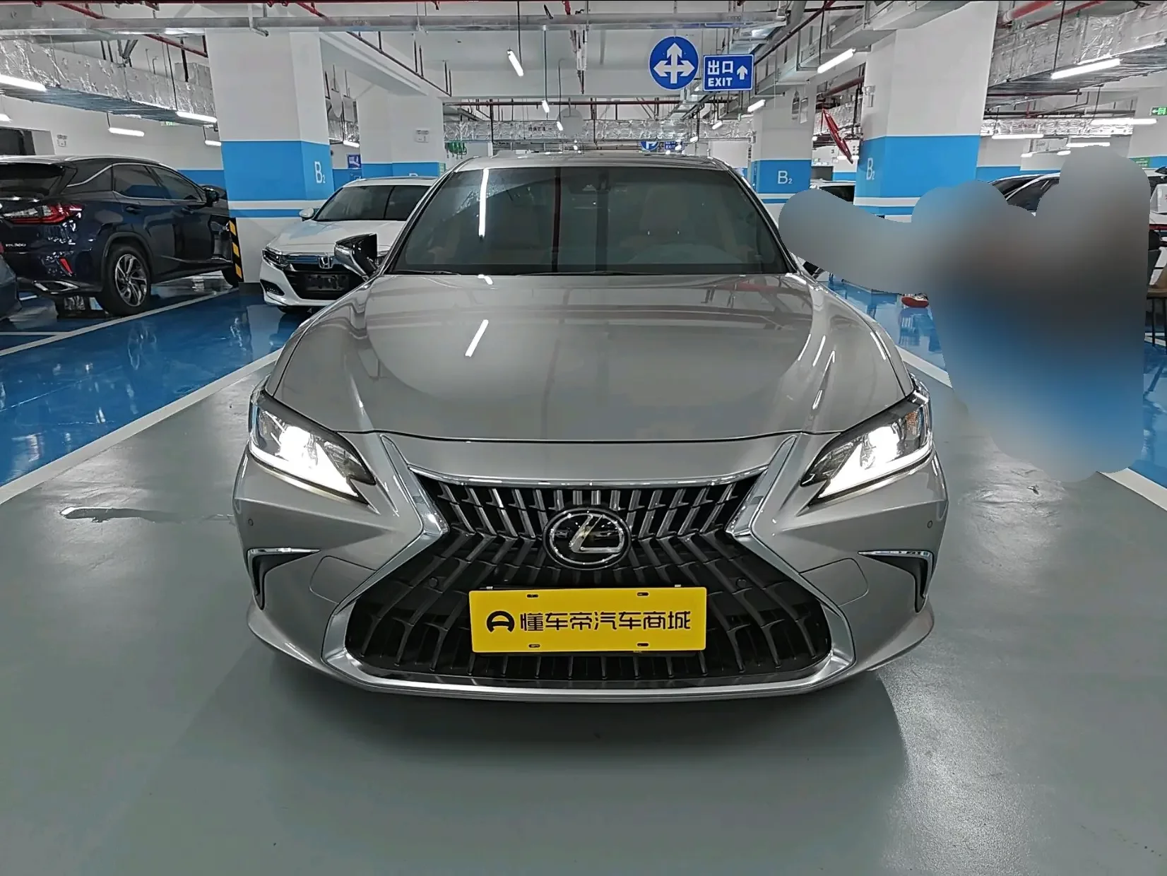 Lexus ES