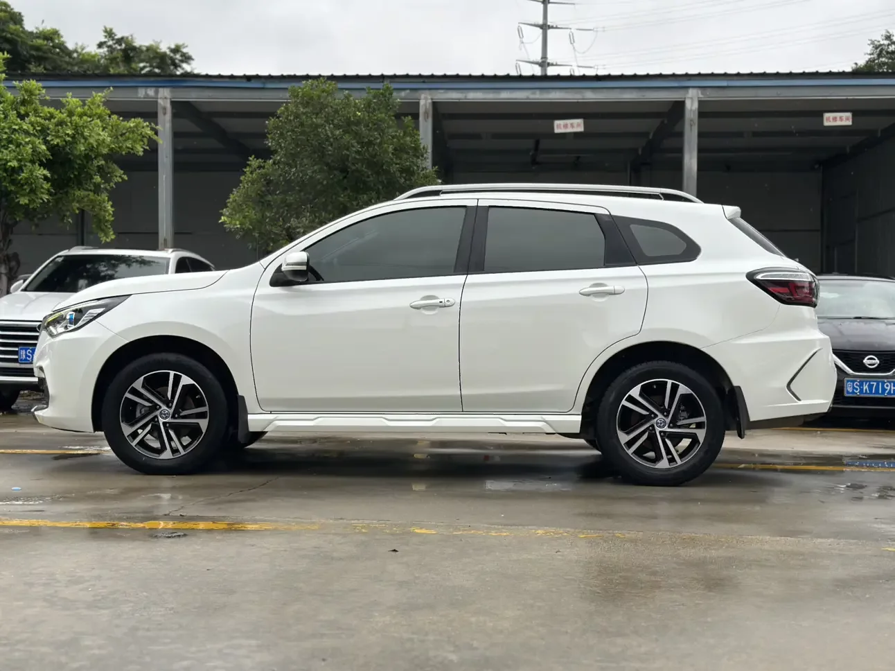 Kai Chen Venucia T70