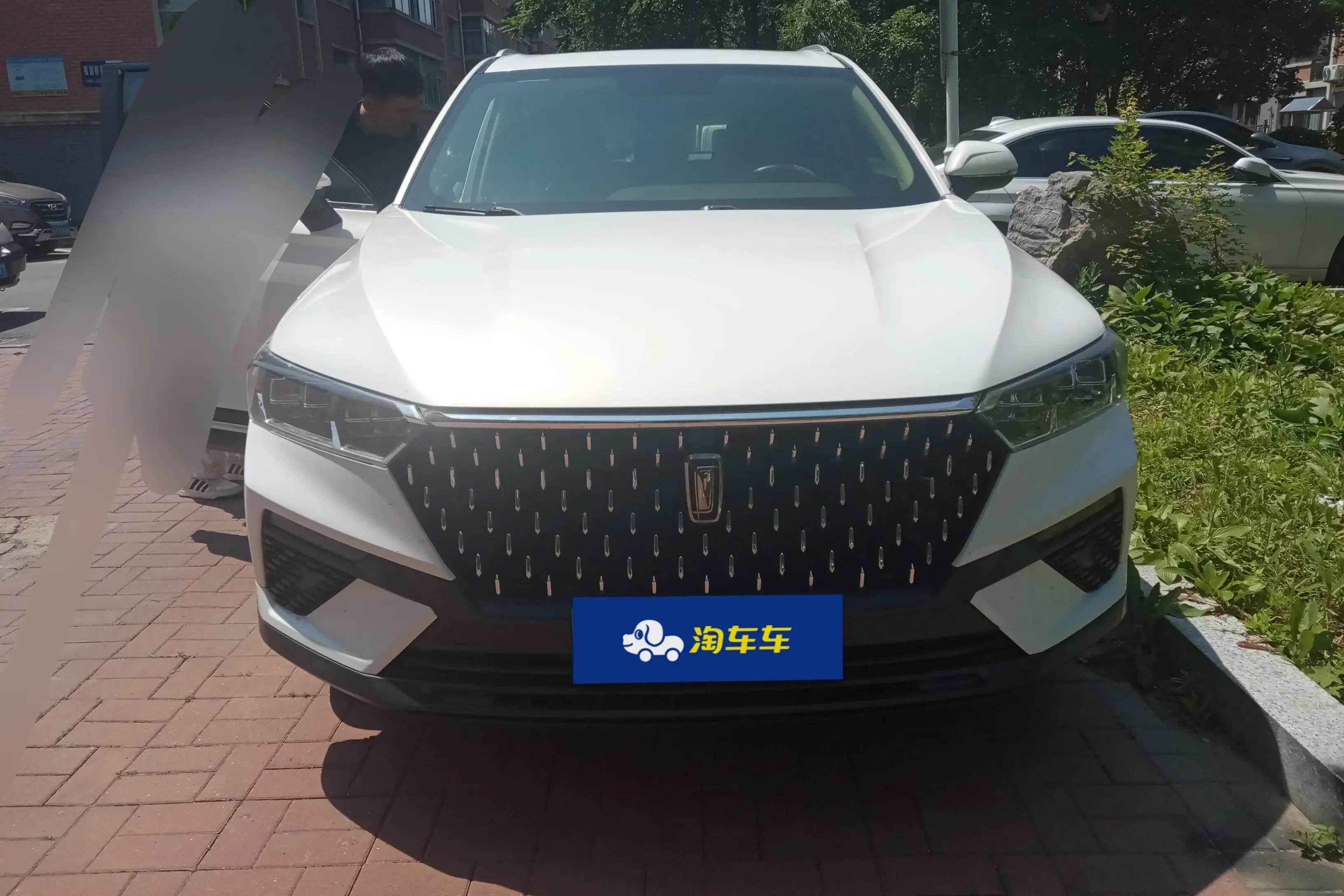 FAW Bestune T77
