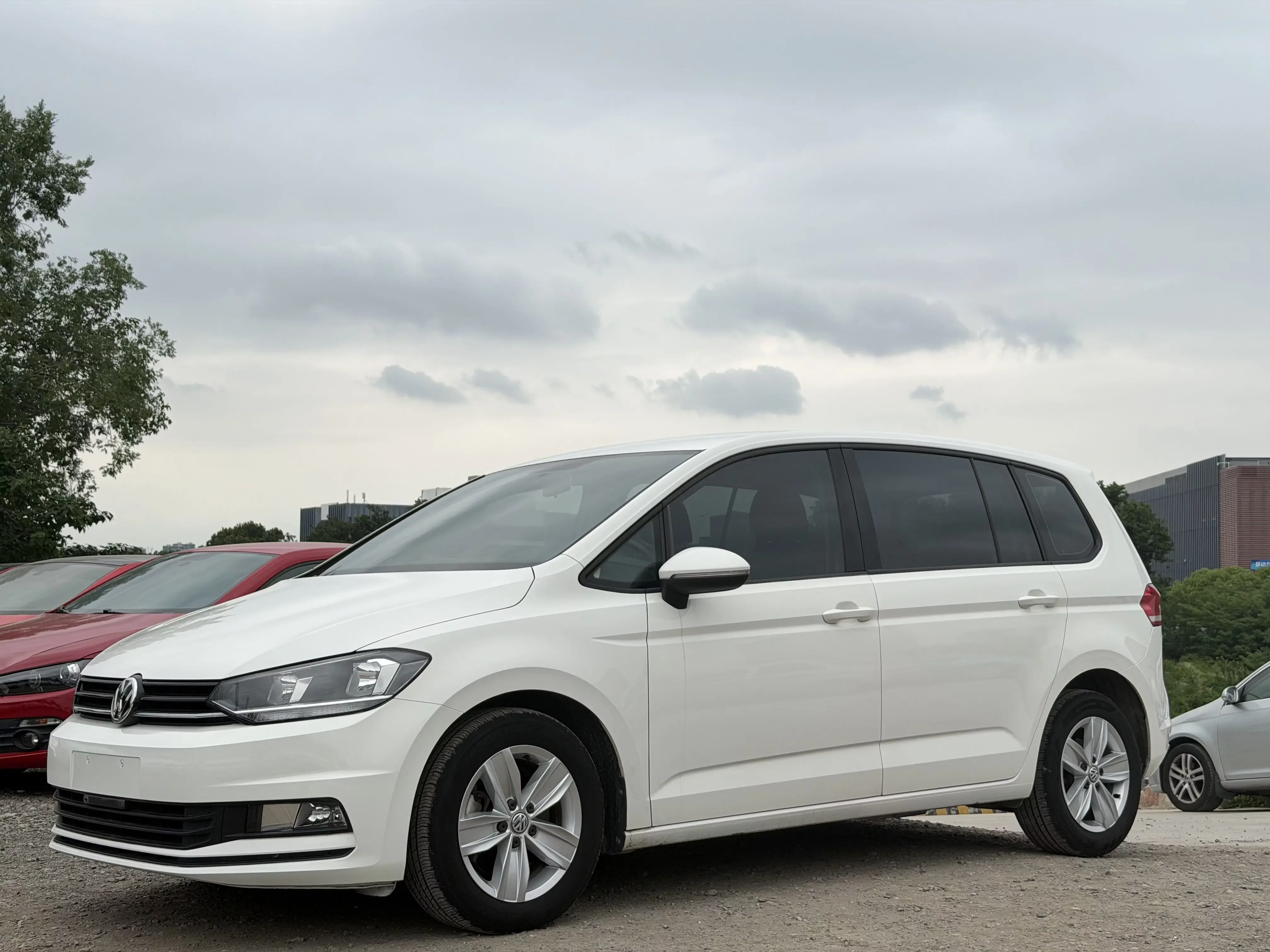 Volkswagen Touran L  из Китая