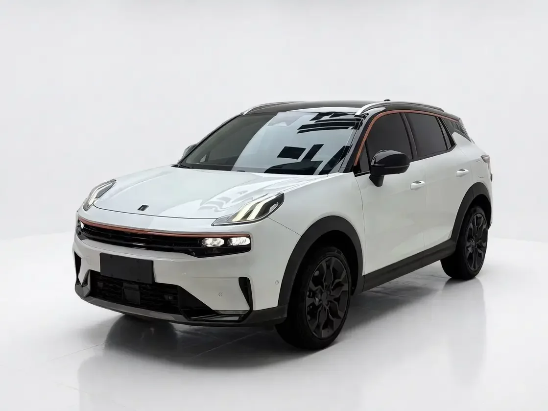 Lynk & Co 06